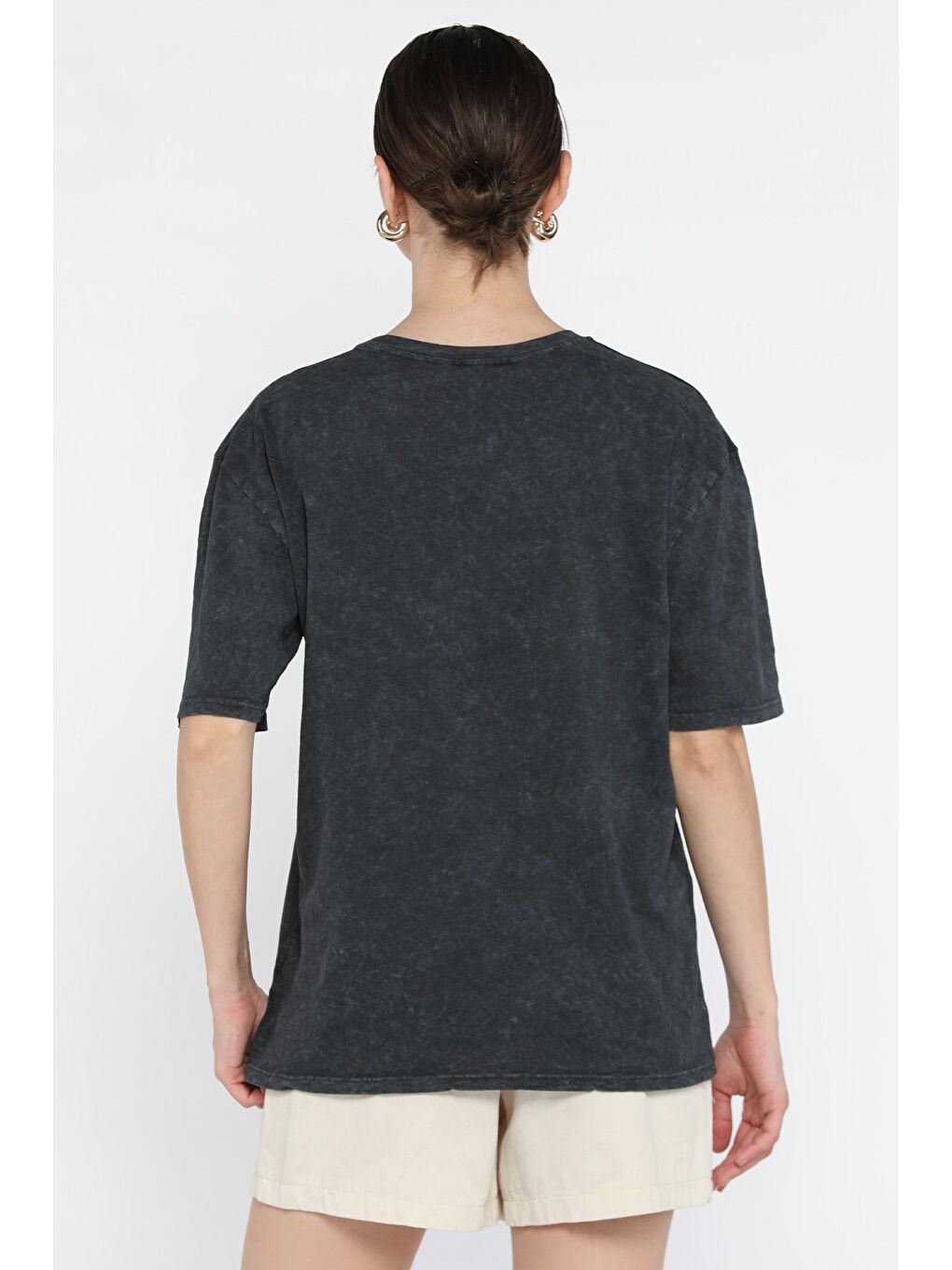 Antrasit Fiyonk Taşlı Yıkamalı Kadın Tişört-2