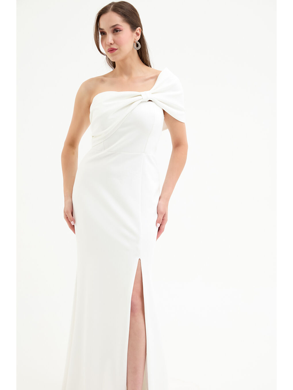 Kadın Beyaz Fiyonk Detay Uzun Abiye Elbise-1