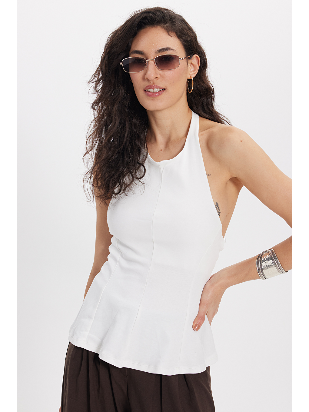Kadın Slim Fit Dar Kesim  %100 Pamuk Boyundan Bağlamalı Sıfır Kol Ekru Bluz-2