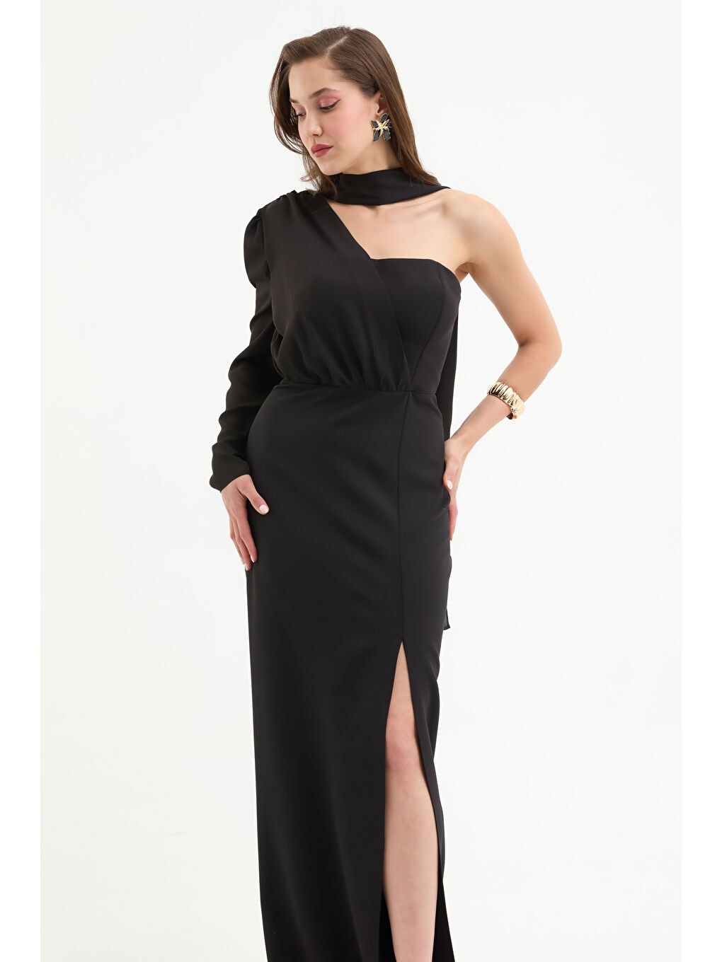 Kadın Siyah Tek Kol Şal Yaka Yırtmaçlı Uzun Abiye Elbise-1