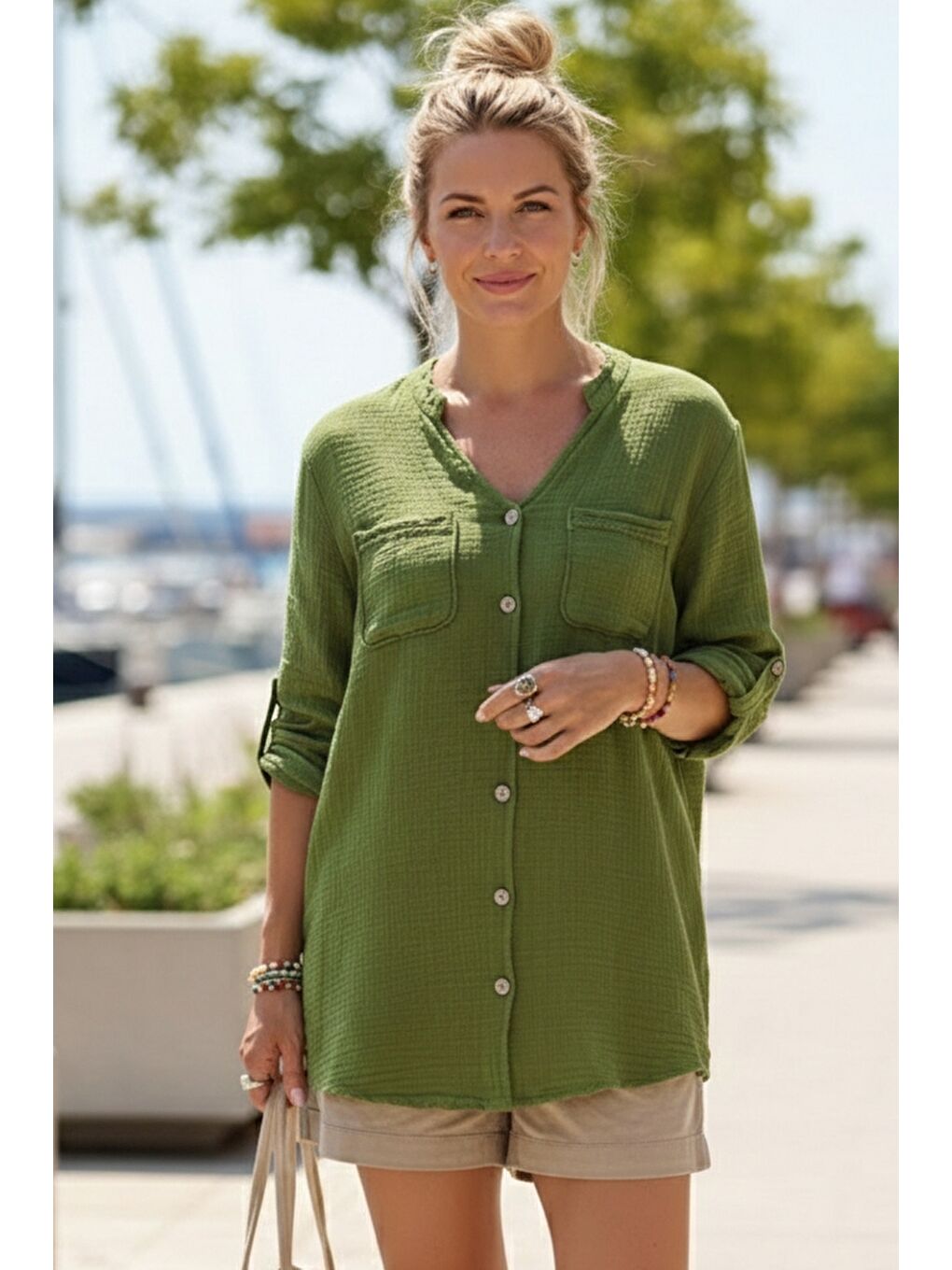 Yeşil Hakim Yaka Düğmeli 3/4 Kol Çift Cepli Arkası Fistolu Casual Müslin Salaş Dokuma Gömlek 74 65
