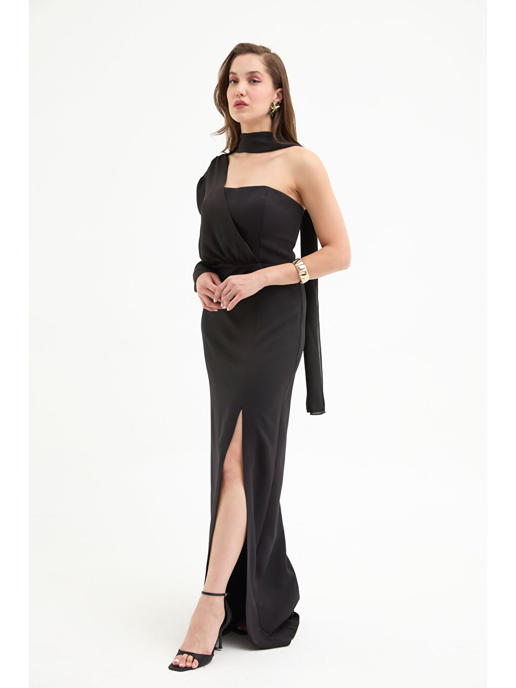 Kadın Siyah Tek Kol Şal Yaka Yırtmaçlı Uzun Abiye Elbise-2