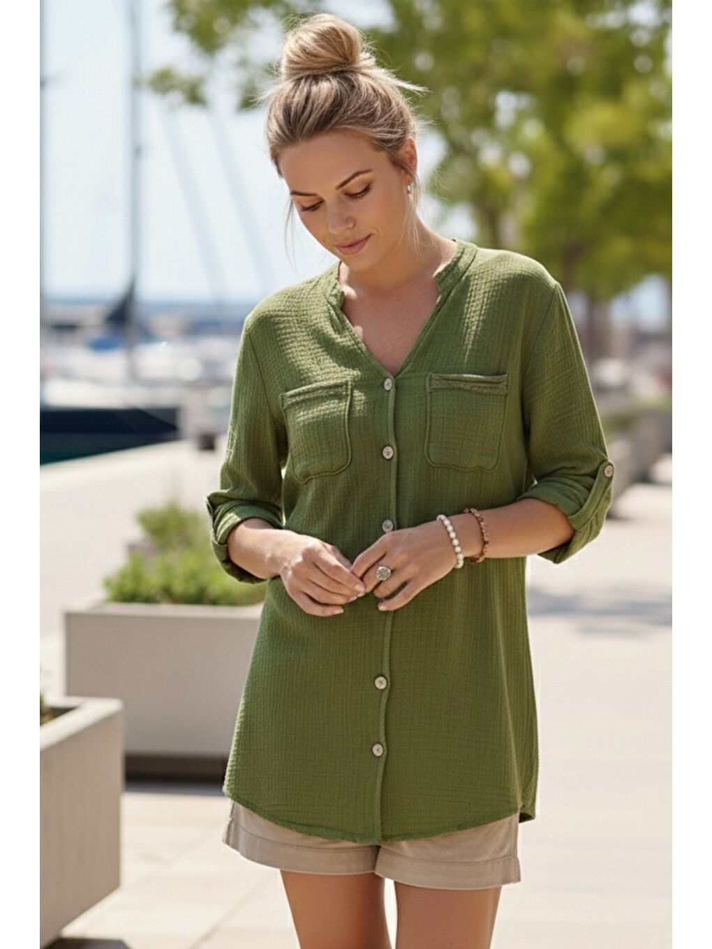 Yeşil Hakim Yaka Düğmeli 3/4 Kol Çift Cepli Arkası Fistolu Casual Müslin Salaş Dokuma Gömlek 74 65-4