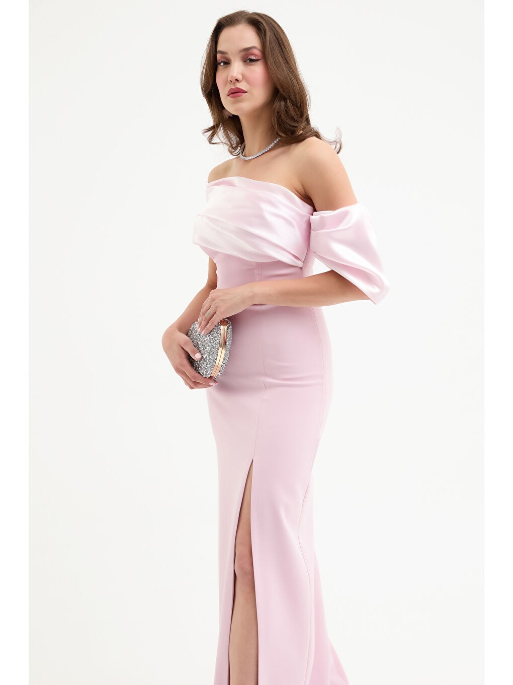 Pembe Kadın Pudra Yaka Detaylı Yırtmaçlı Uzun Abiye Elbise-2