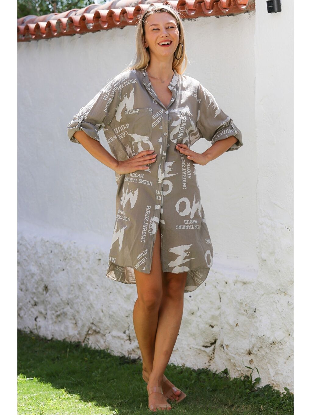 İtalyan Koyu Bej Hakim Yaka Düğmeli 3/4 Kol Düğmeli Cepli Allover Baskılı Dokuma Plaj Elbise-6