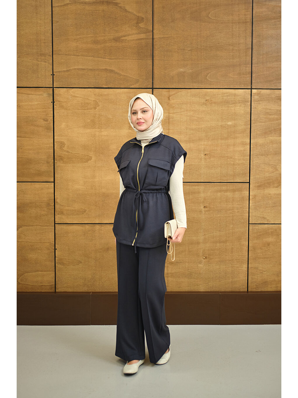 Gri Kadın Beli Ayarlanabilir Gold Fermuar Detay Yelekli Takım Füme