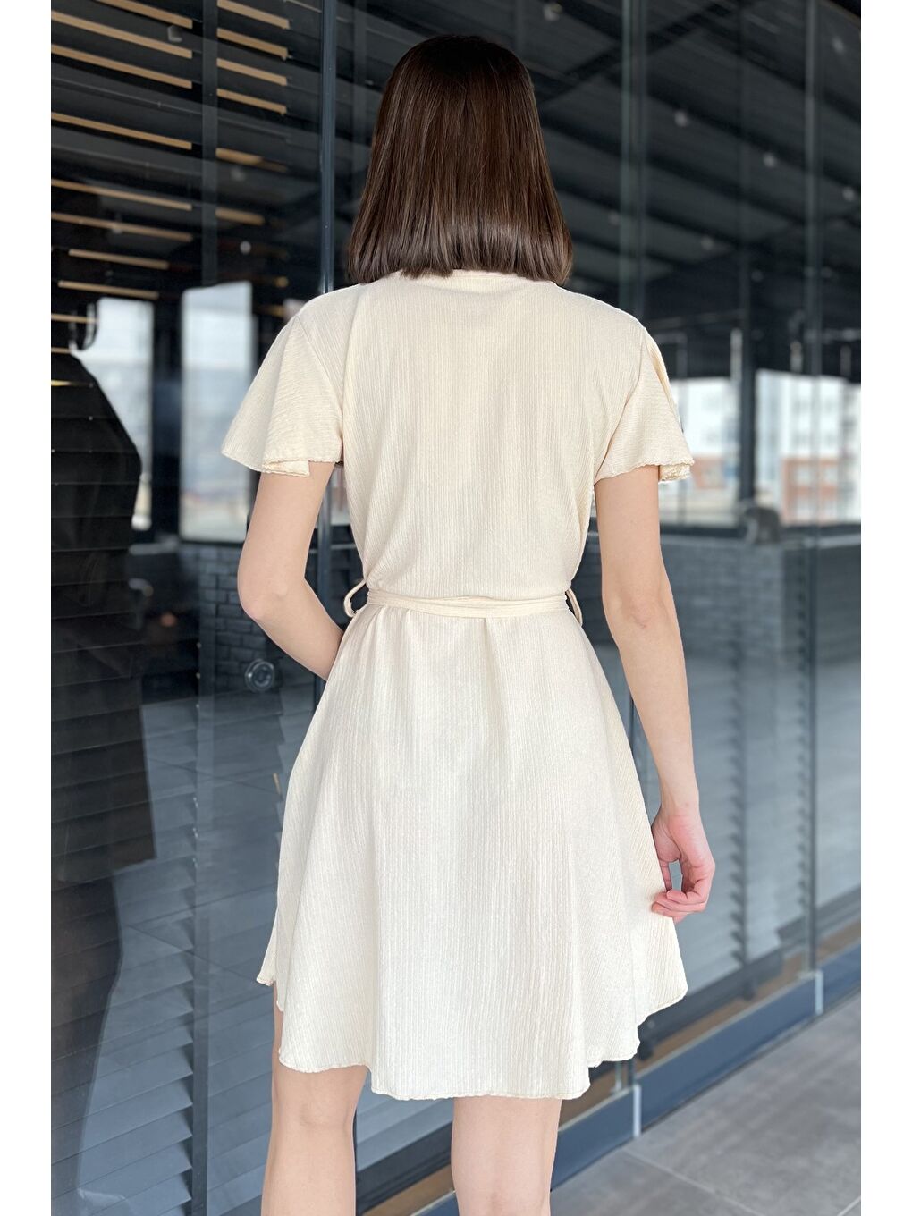 Bej Kruvaze Yaka Bel Bağcıklı Kadın Elbise-2