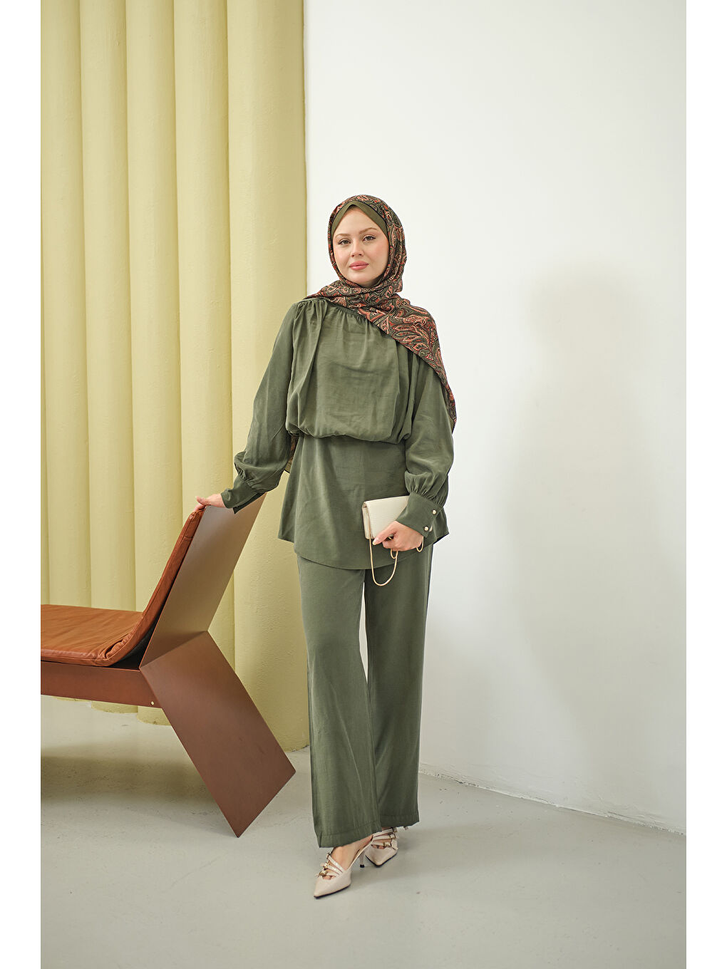Kadın Hakim Yaka Balon Bel Volanlı Slimfit Tencele Takım Yeşil-2
