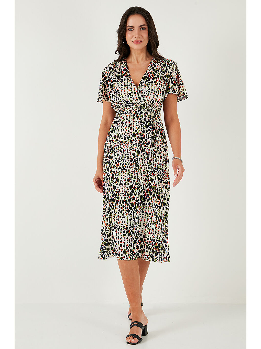 Kahverengi Standart Fit V Yaka Desenli Bağlama Detaylı Midi Boy Kadın Elbise 6788624-3