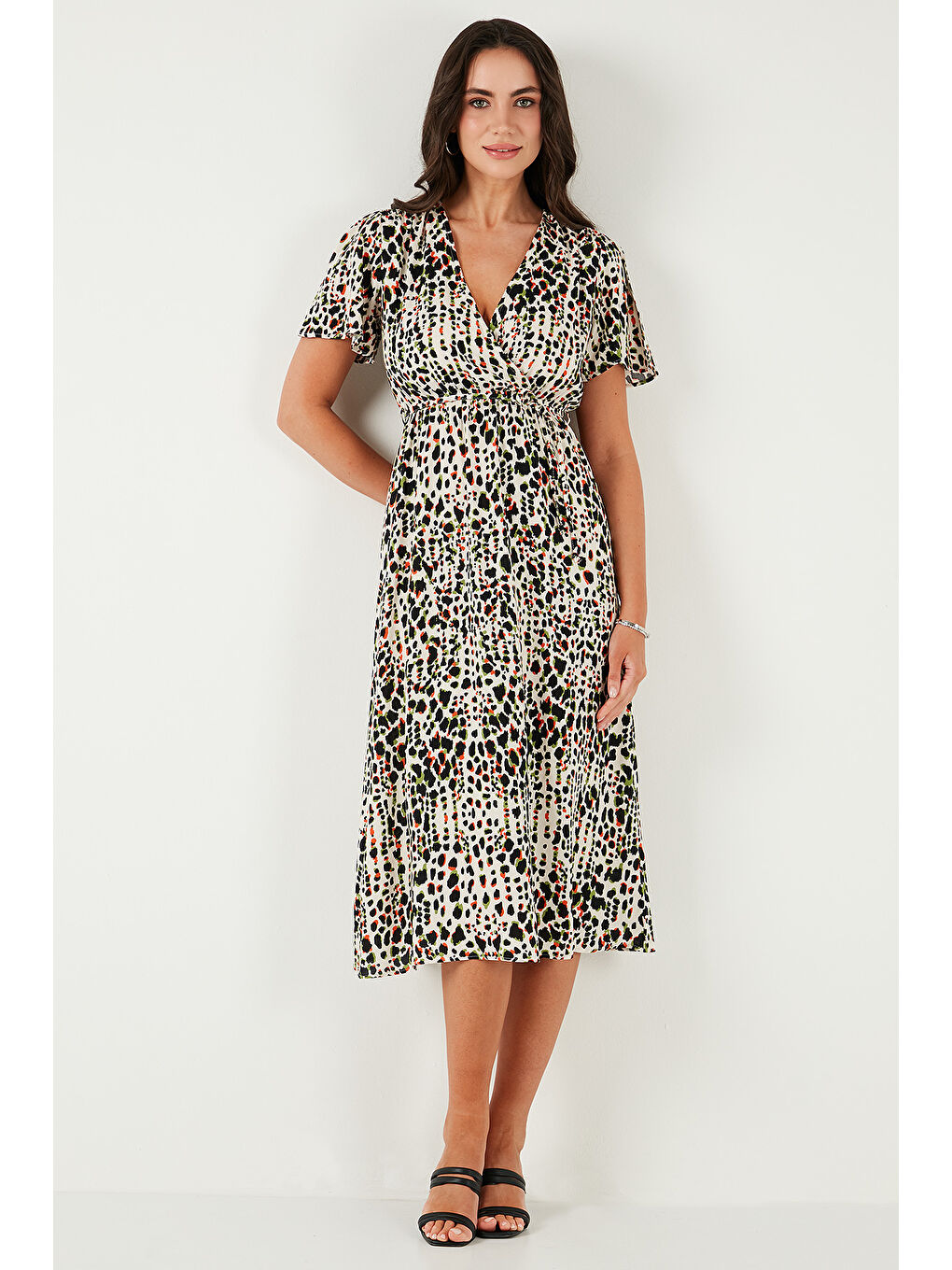 Kahverengi Standart Fit V Yaka Desenli Bağlama Detaylı Midi Boy Kadın Elbise 6788624-4