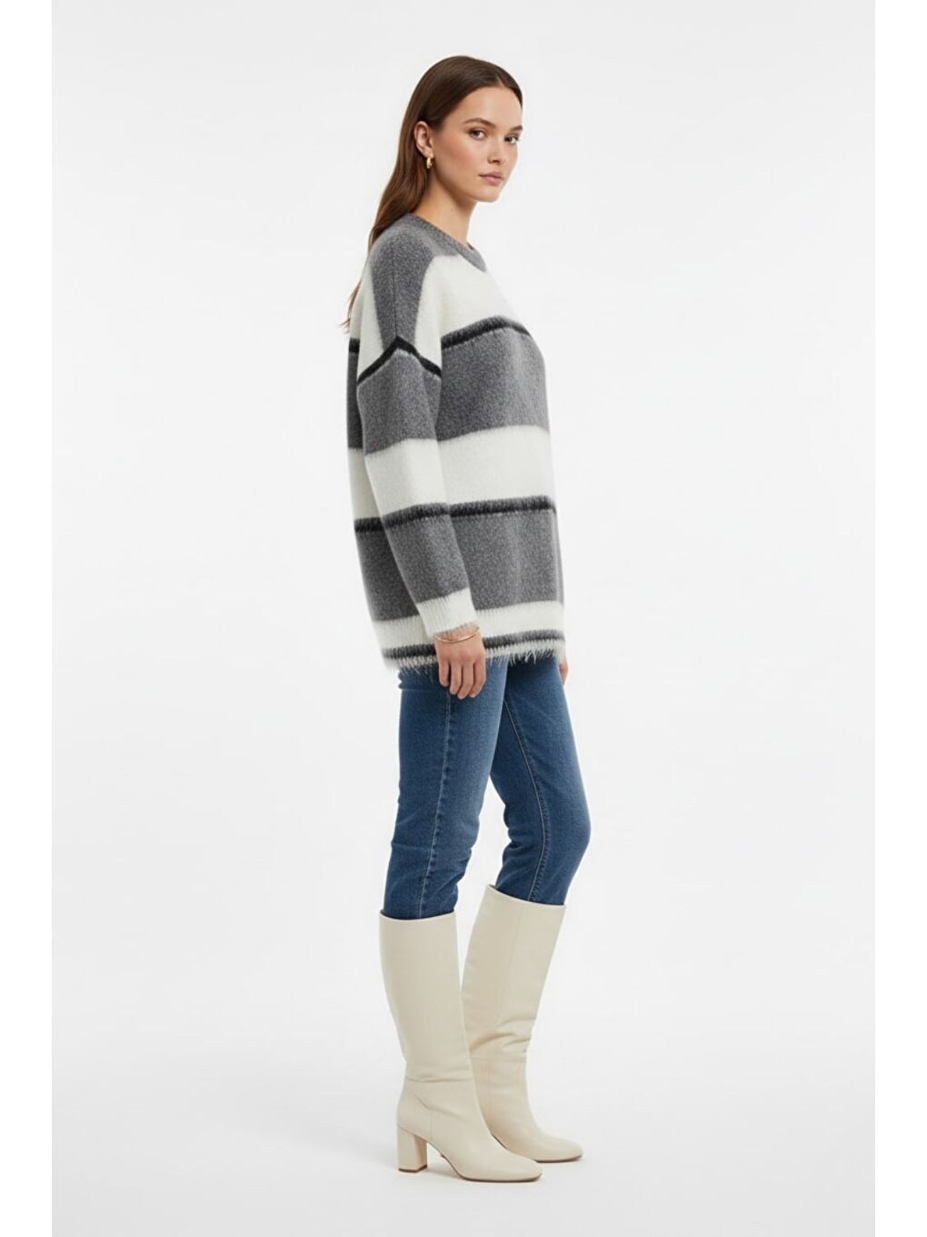 Füme Oversize Yumuşak Doklu Gri Ekru Çizgili Triko Kazak-1