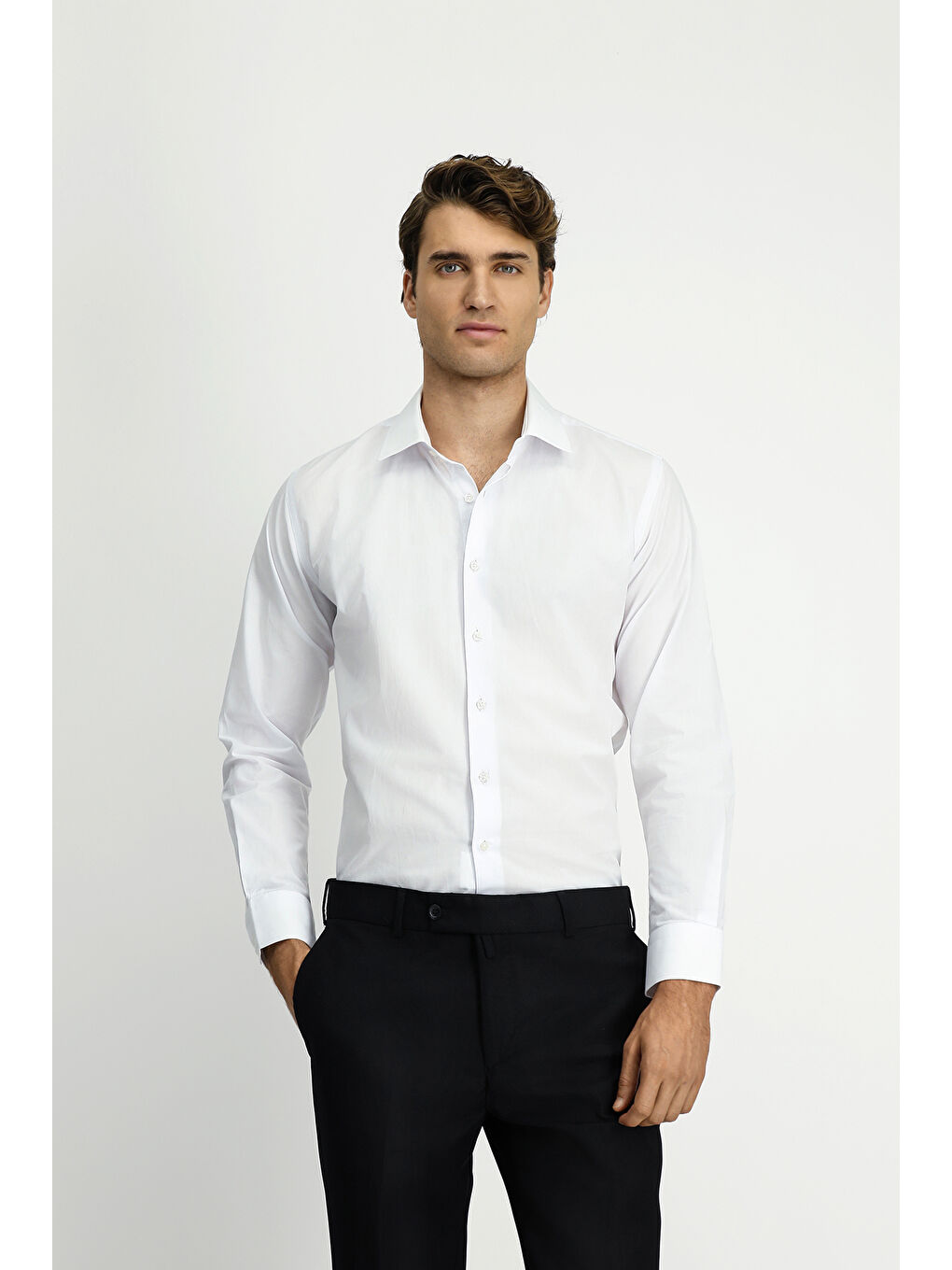 Beyaz Uzun Kol Slim Fit Dar Kesim Easy Care Gömlek