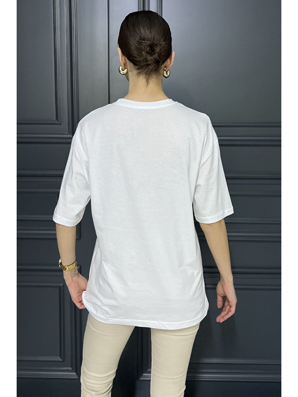 Beyaz Kadın Bisiklet Yaka Leopar Baskı Detaylı Tişört-2