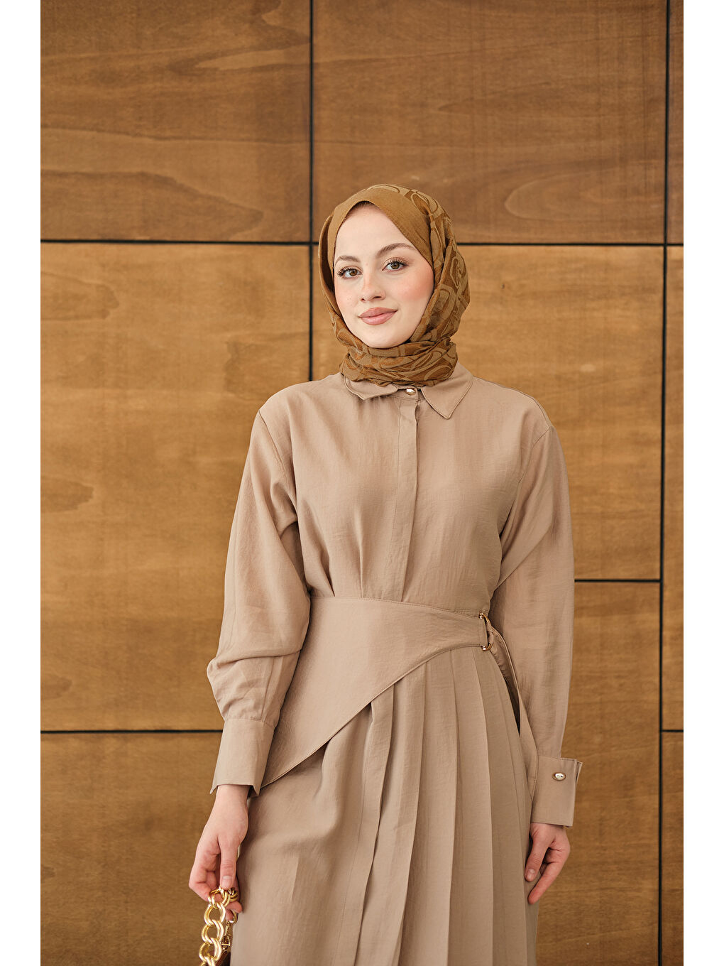 Ekru Kadın Pileli Kemer Bağlamalı Boydan Düğmeli Elbise Krem-1