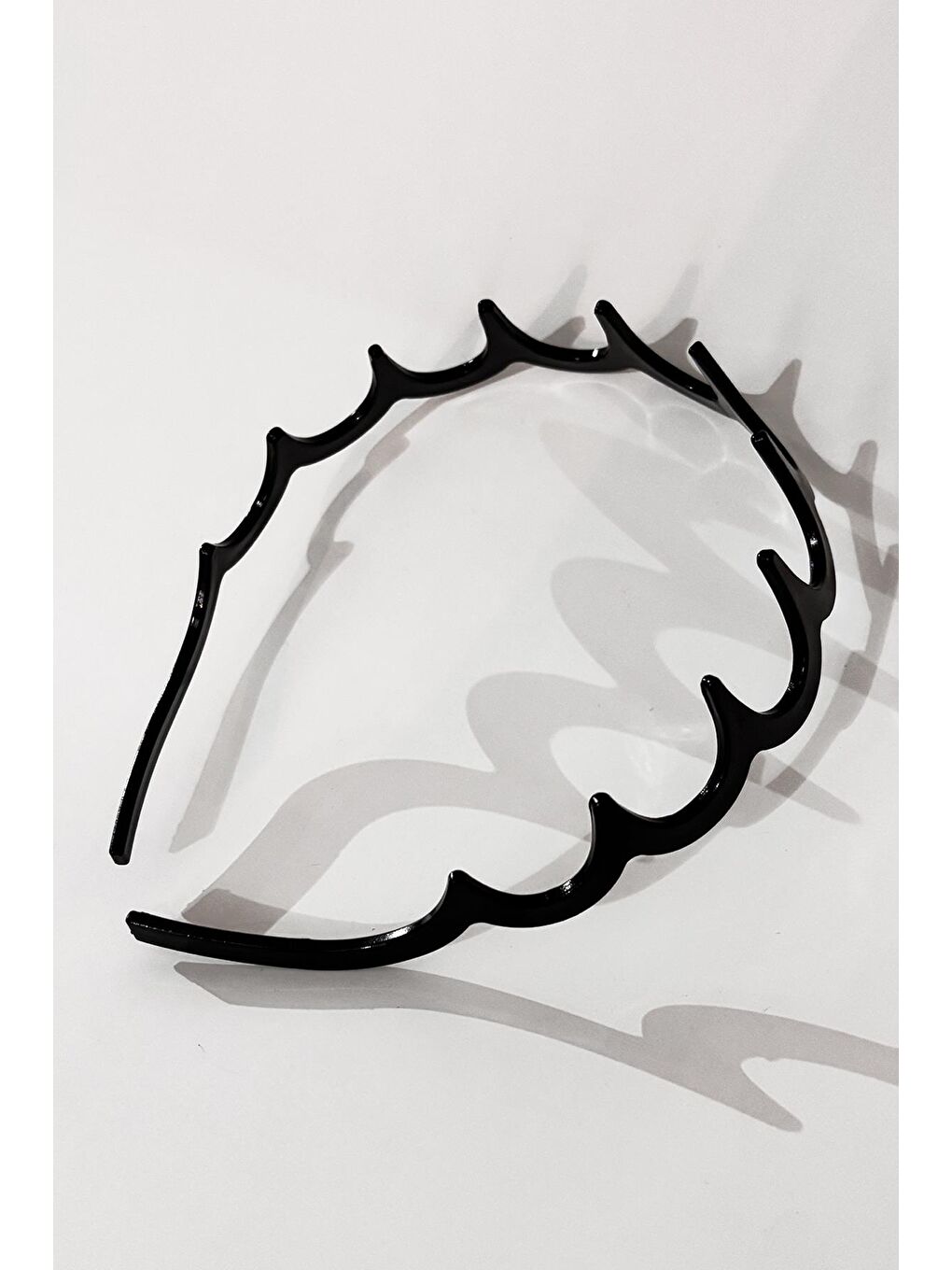 Siyah Geçmeli Dişli Kaplumbağa Sırtı Asetat Kadın Taç-6