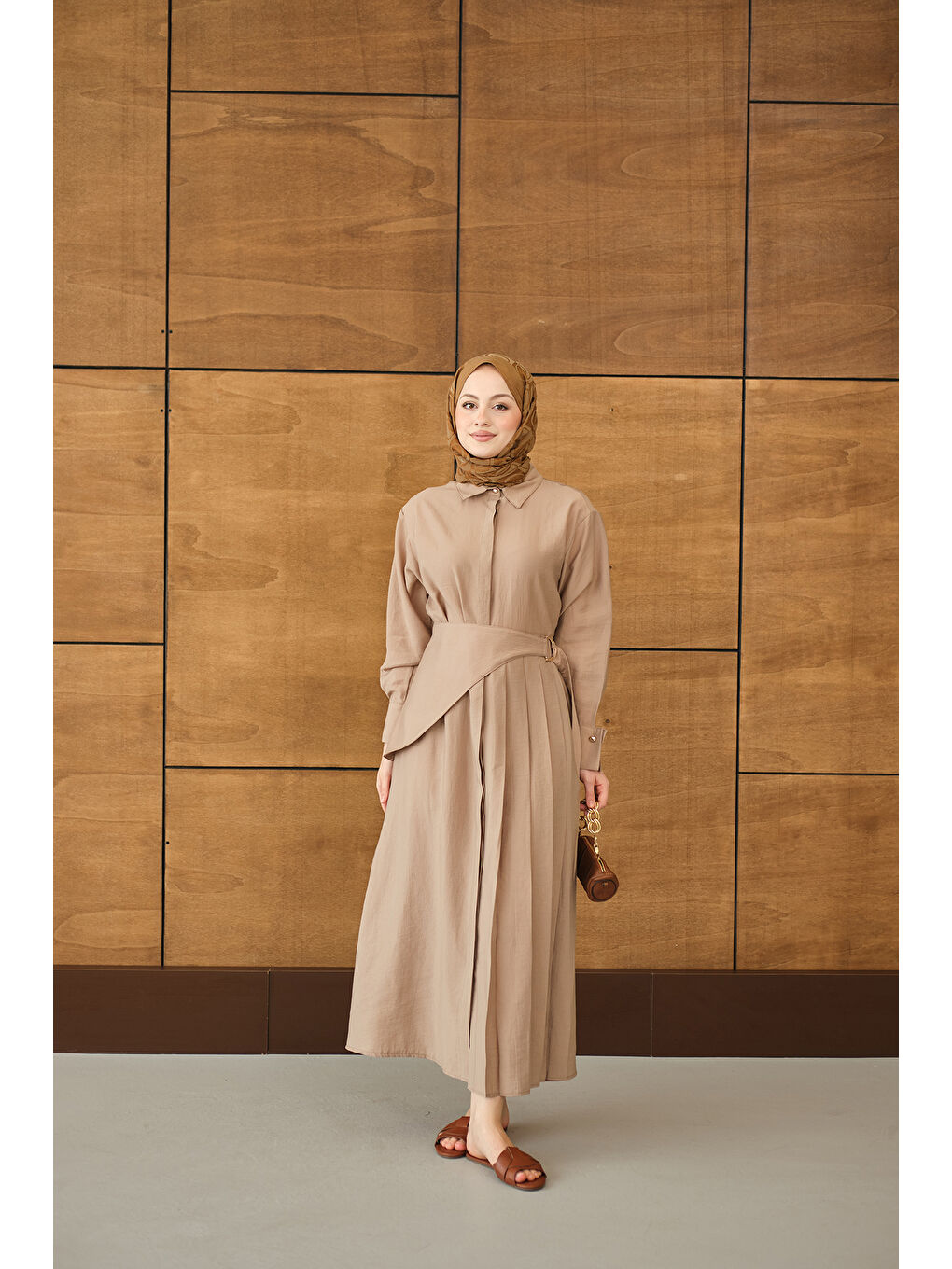 Ekru Kadın Pileli Kemer Bağlamalı Boydan Düğmeli Elbise Krem-3