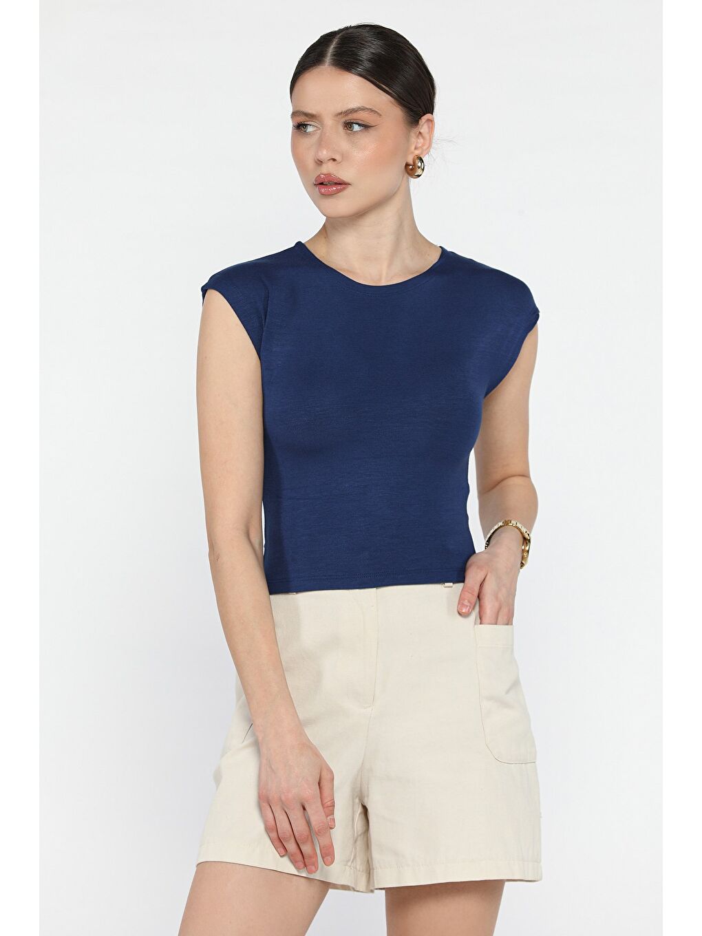 Lacivert Bisiklet Yaka Sıfır Kol Kadın Tişört-1