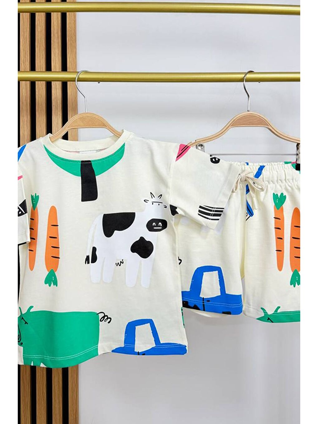 Ekru Erkek Çocuk Çiftlik Baskılı Pamuklu T-Shirt Şort Altüst Takım-1