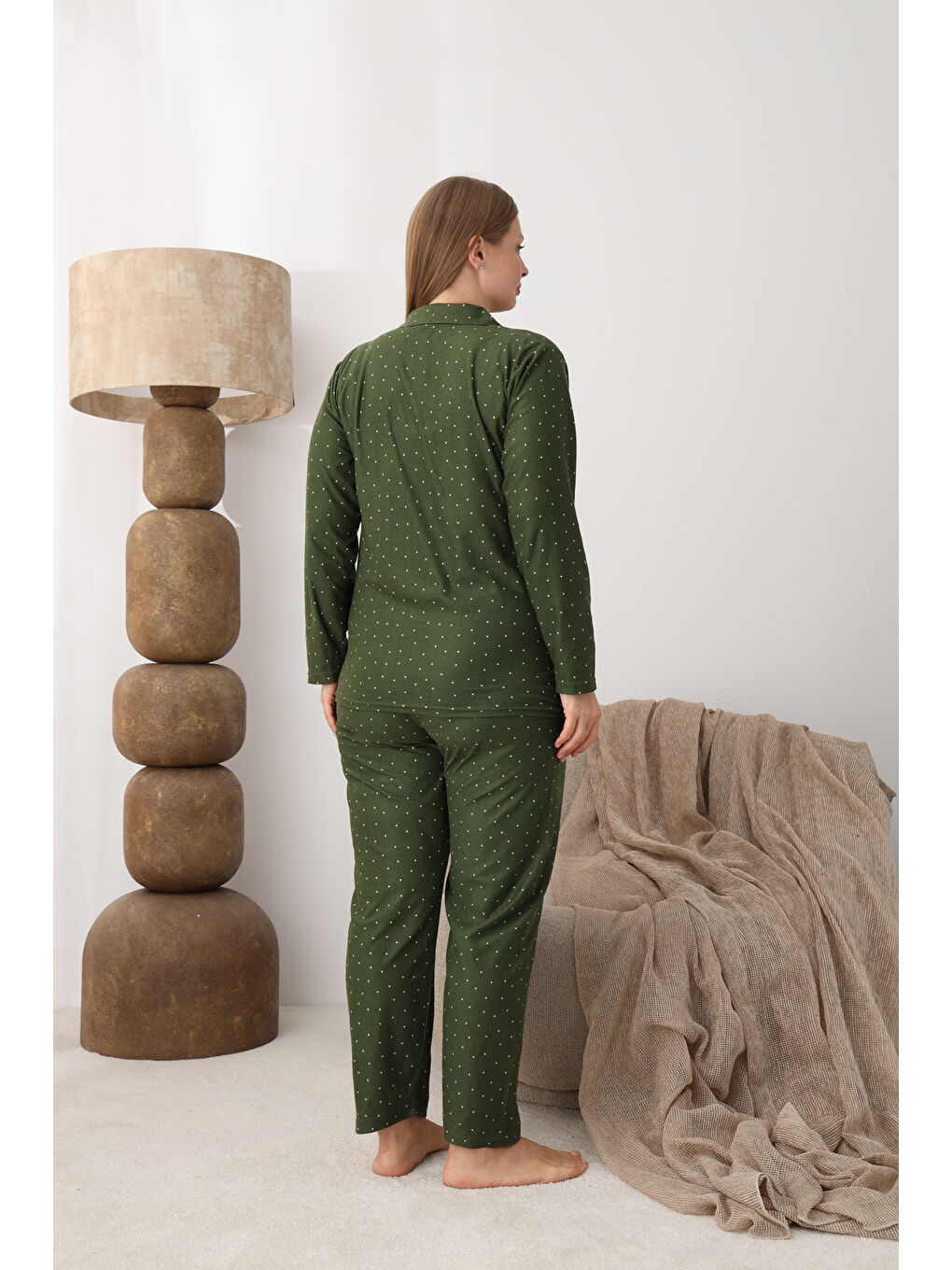 Yeşil Boydan Düğmeli Süet Kumaş Büyük Beden Kadın Pijama Takımı 2170-3