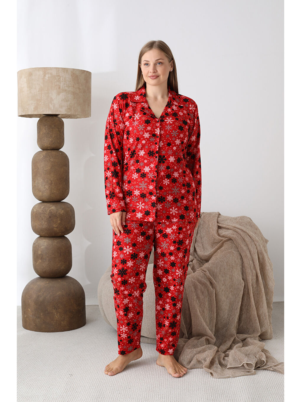 Kırmızı Boydan Düğmeli Süet Kumaş Büyük Beden Kadın Pijama Takımı 2170-1