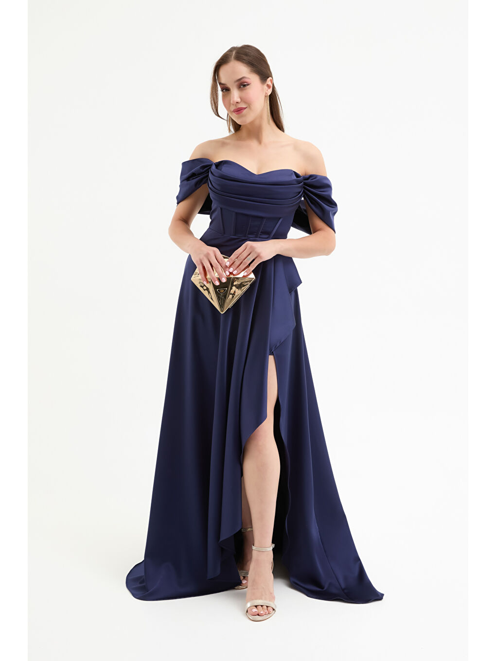 Kadın Lacivert Kayık Yaka Volanlı Uzun Saten Abiye Elbise
