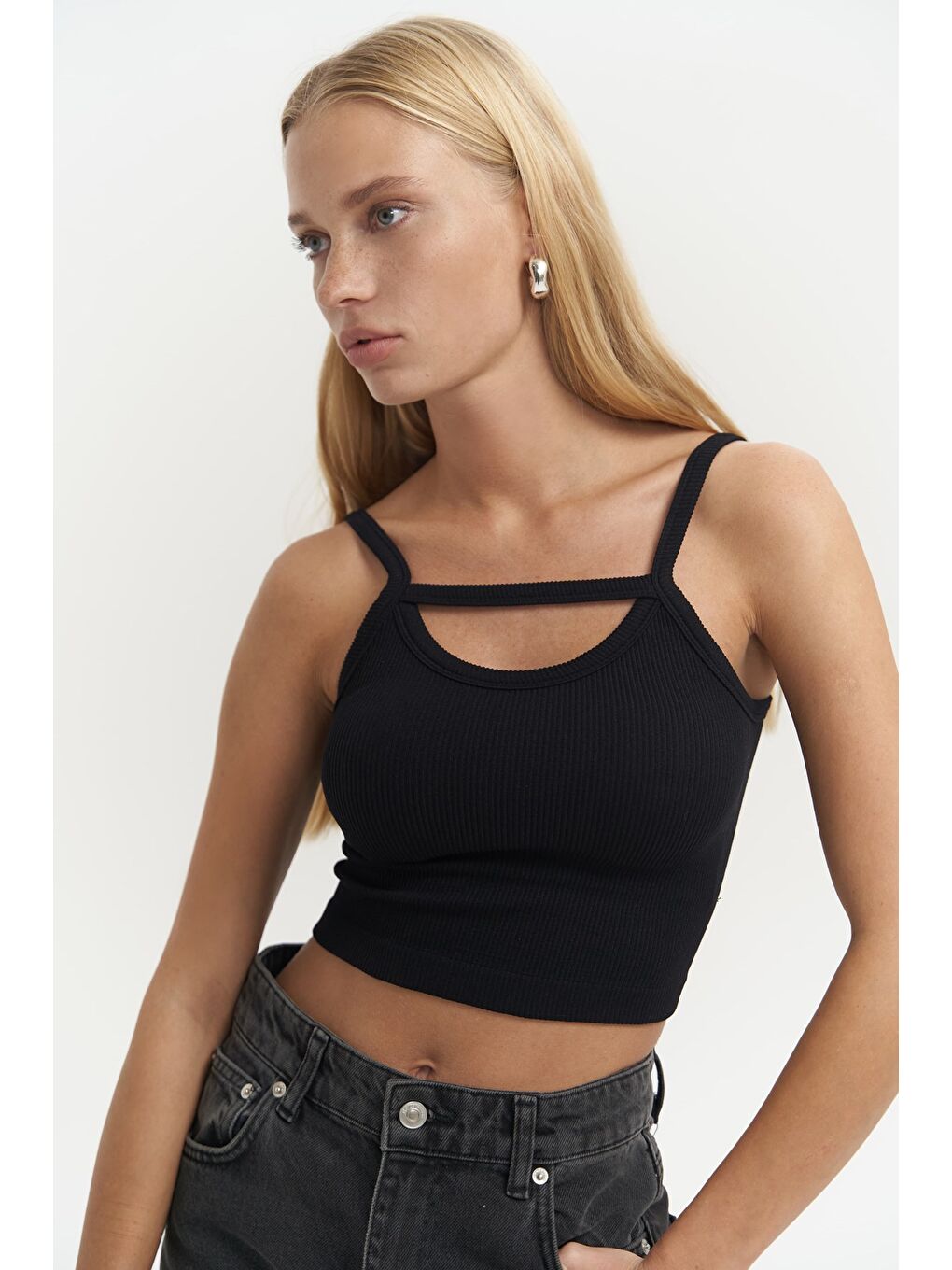 Mai Collection Noam Siyah Ön Detay Fitilli Crop