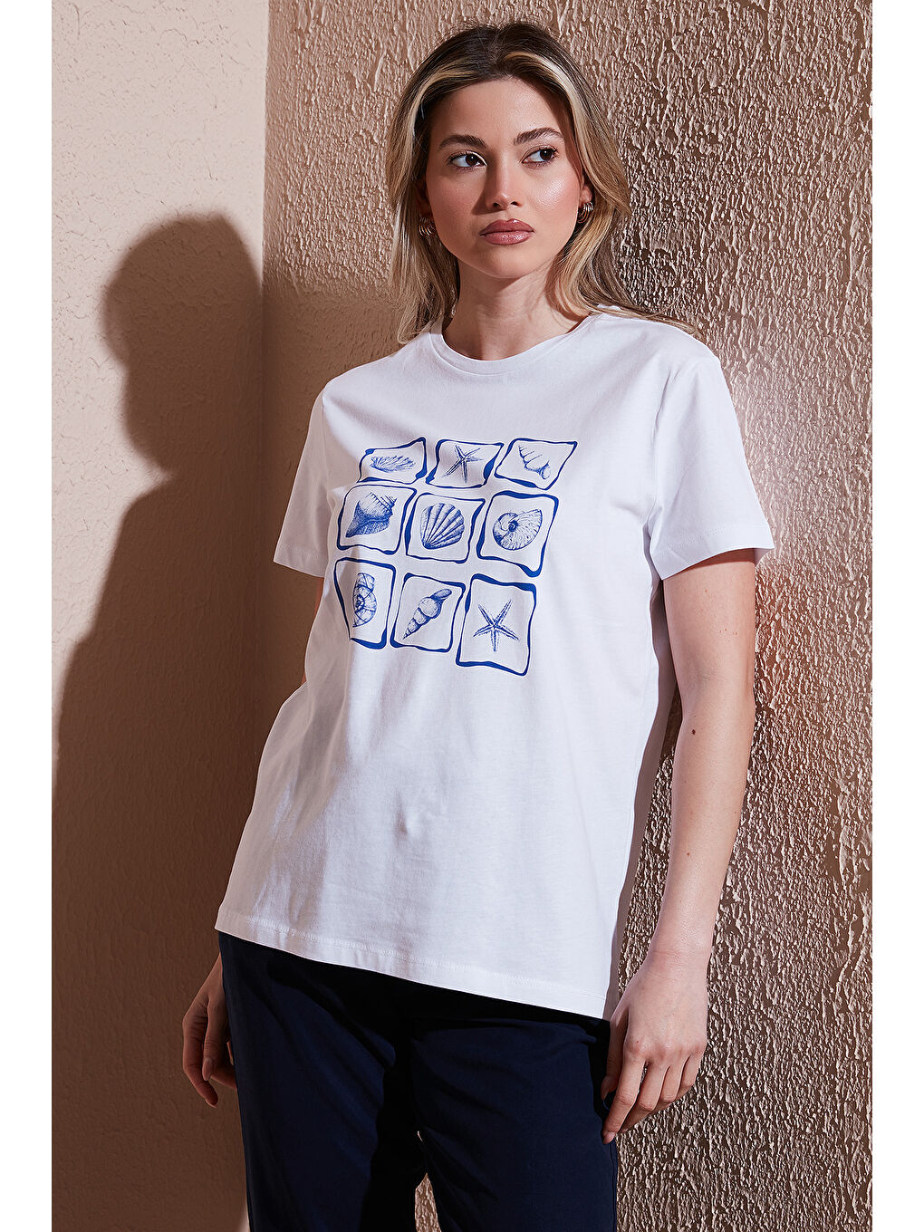 Beyaz Baskılı % 100 Pamuk Regular Fit Bisiklet Yaka Kadın T Shirt 25Y0395K1-2