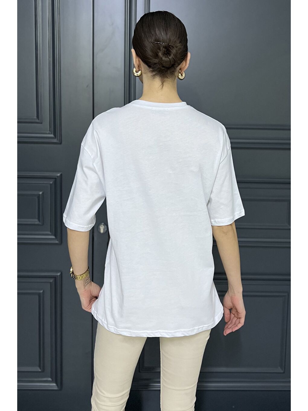 Beyaz Kadın Bisiklet Yaka Ön Baskılı Tişört-2