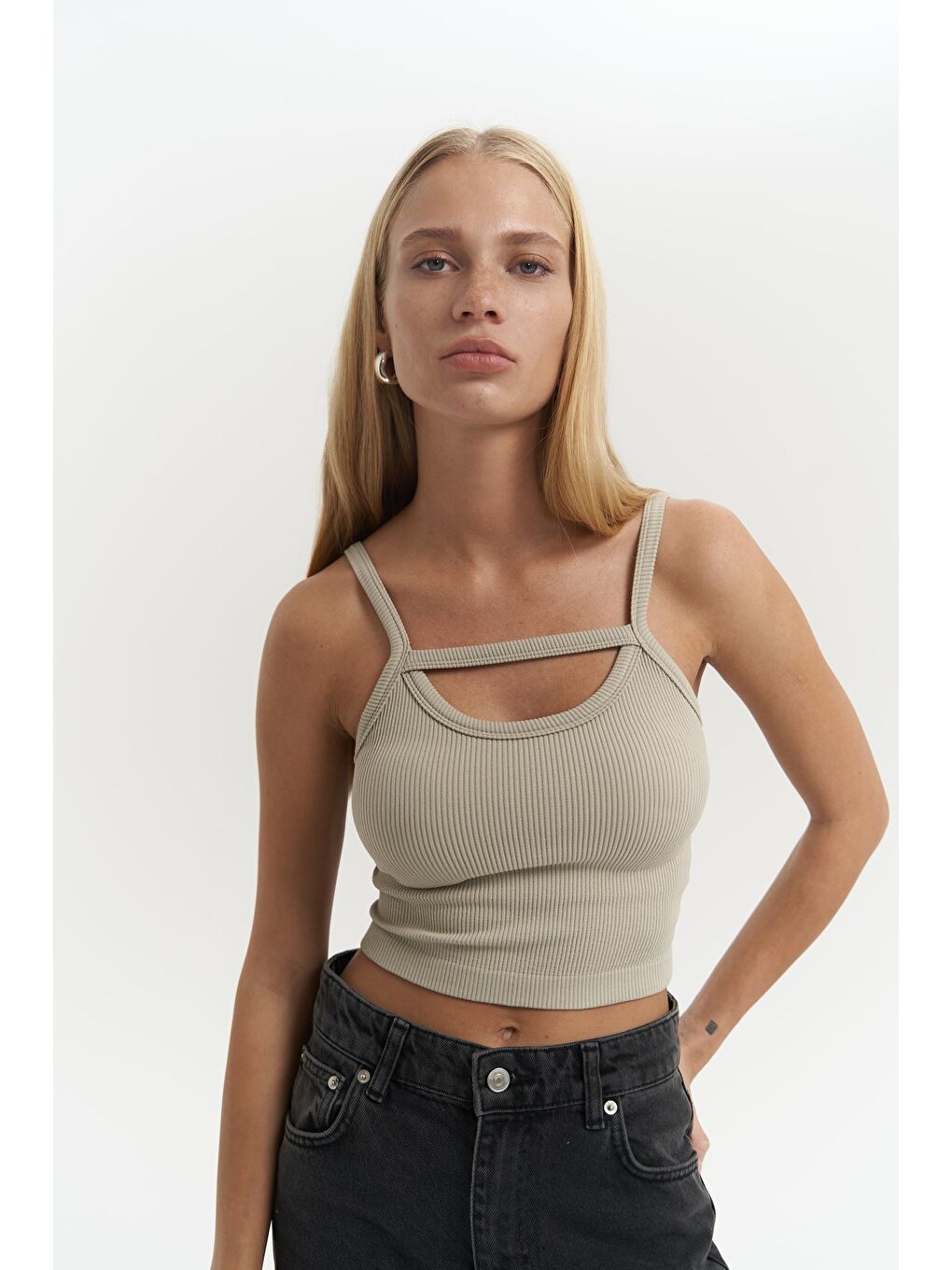 Mai Collection Noam Soft Haki Ön Detay Fitilli Crop