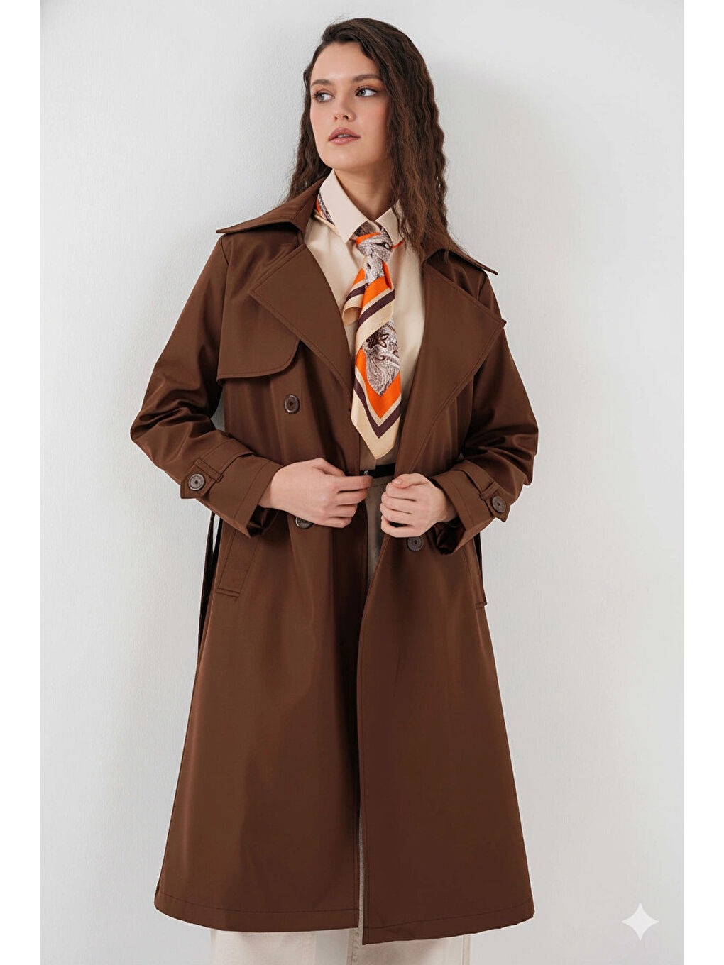 Kadın Kahverengi Kruvaze Yaka Kuşaklı Astarlı Trençkot HZL25W-BD159181-1