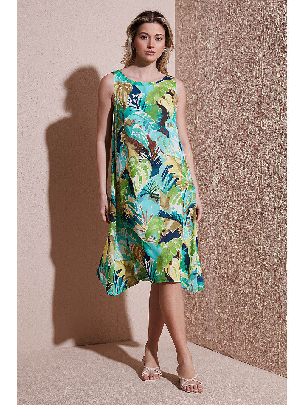 Mavi Regular Fit Bisiklet Yaka Kolsuz Volanlı Kadın Elbise 25Y0630K1-1