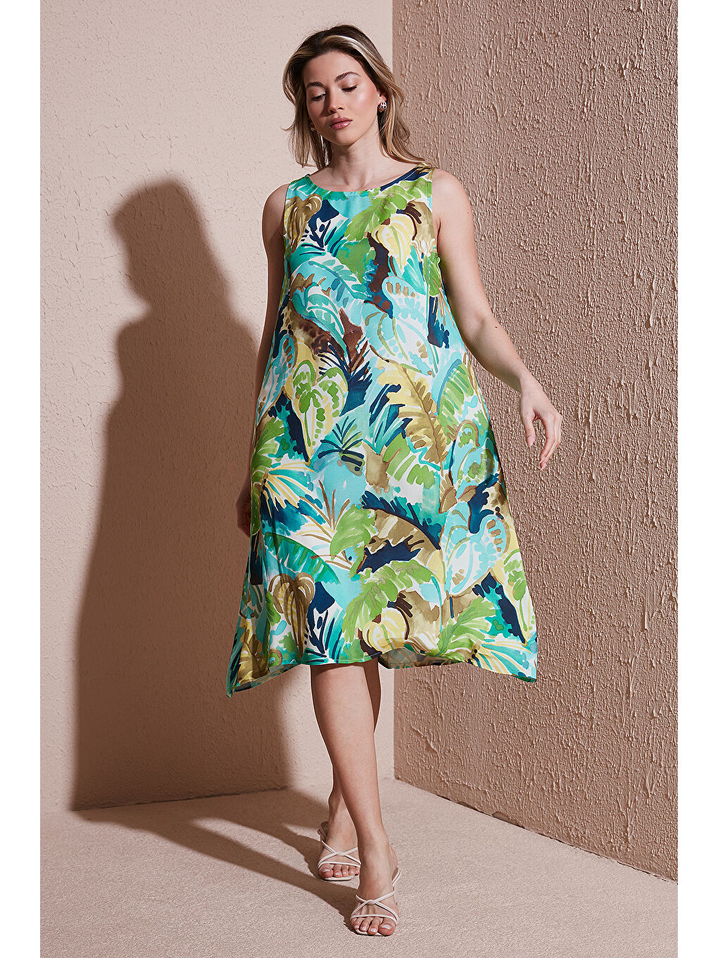 Mavi Regular Fit Bisiklet Yaka Kolsuz Volanlı Kadın Elbise 25Y0630K1-2