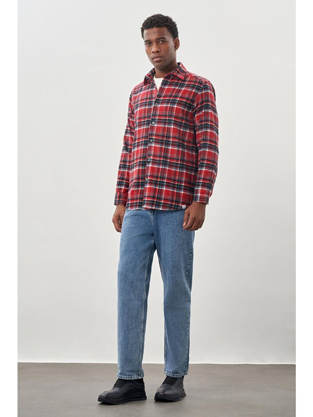 Kırmızı Yünlü Ekose Desen Yumuşak Yaka Cepsiz Uzun Kol Casual Comfort Fit Gömlek 1004245227-1