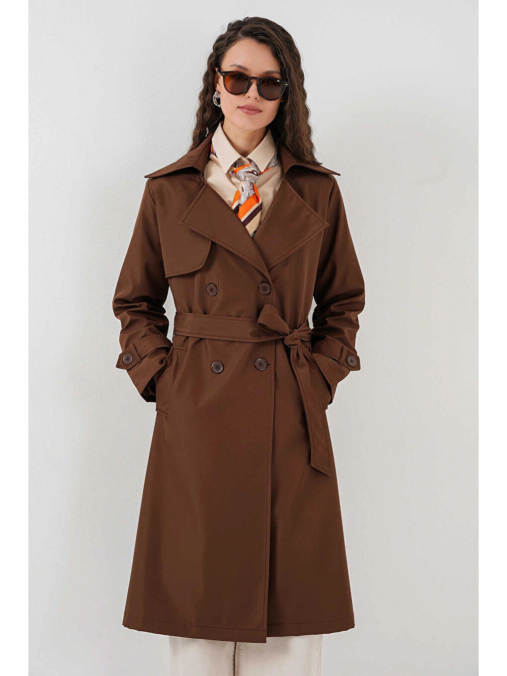 Kadın Kahverengi Kruvaze Yaka Kuşaklı Astarlı Trençkot HZL25W-BD159181-3