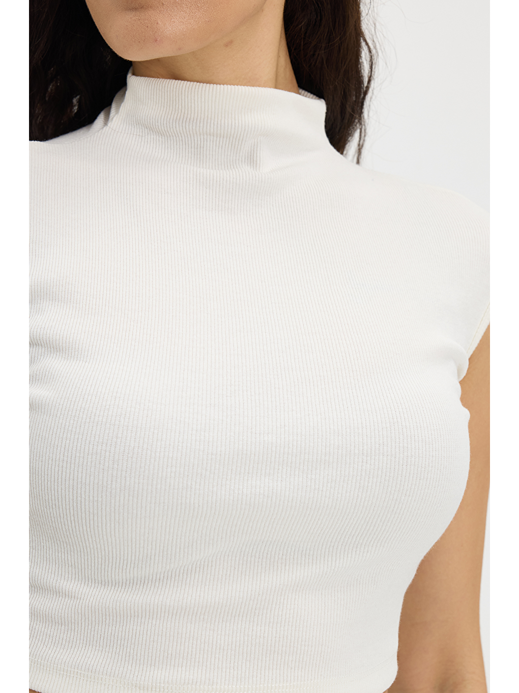 Kadın Slim Fit Dar Kesim Pamuklu Dik Yaka Sıfır Kol Ekru Crop Bluz-3