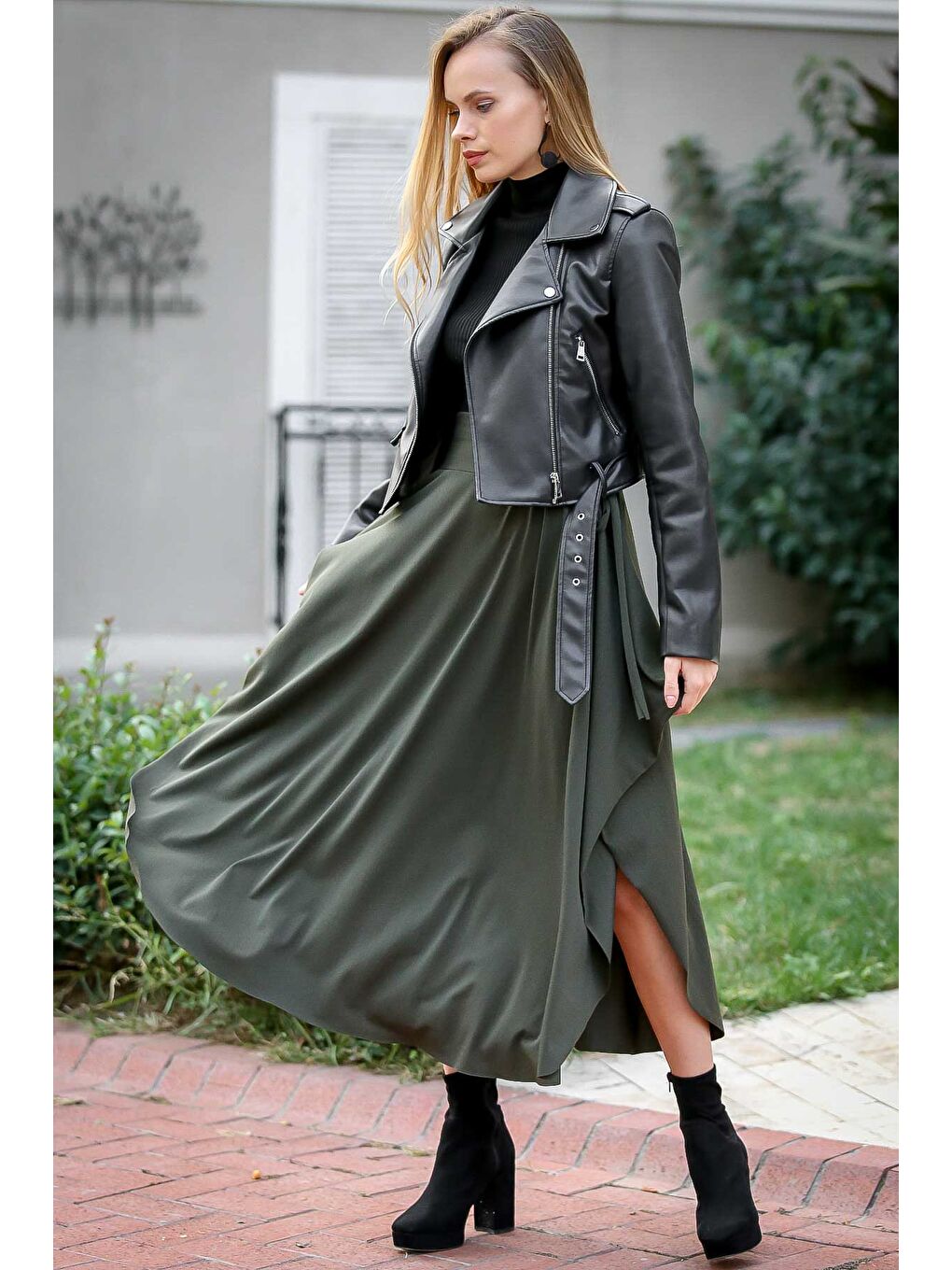 Haki Asimetrik salaş etek