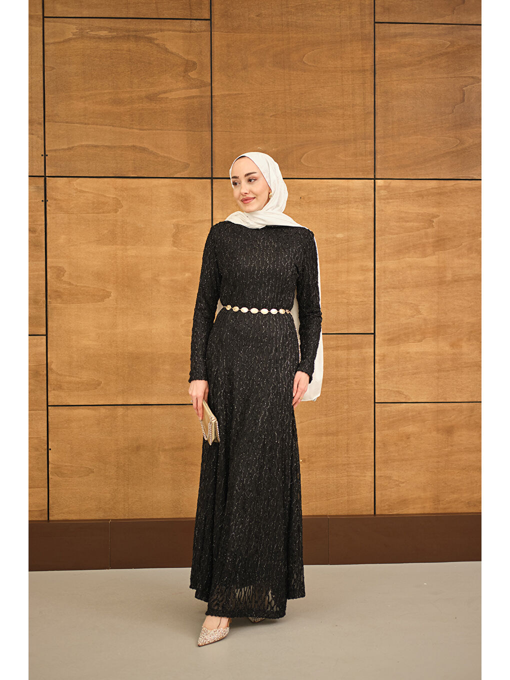 Kadın Sim Detay Kendinden Desenli Gold Kemerli Elbise Siyah-2