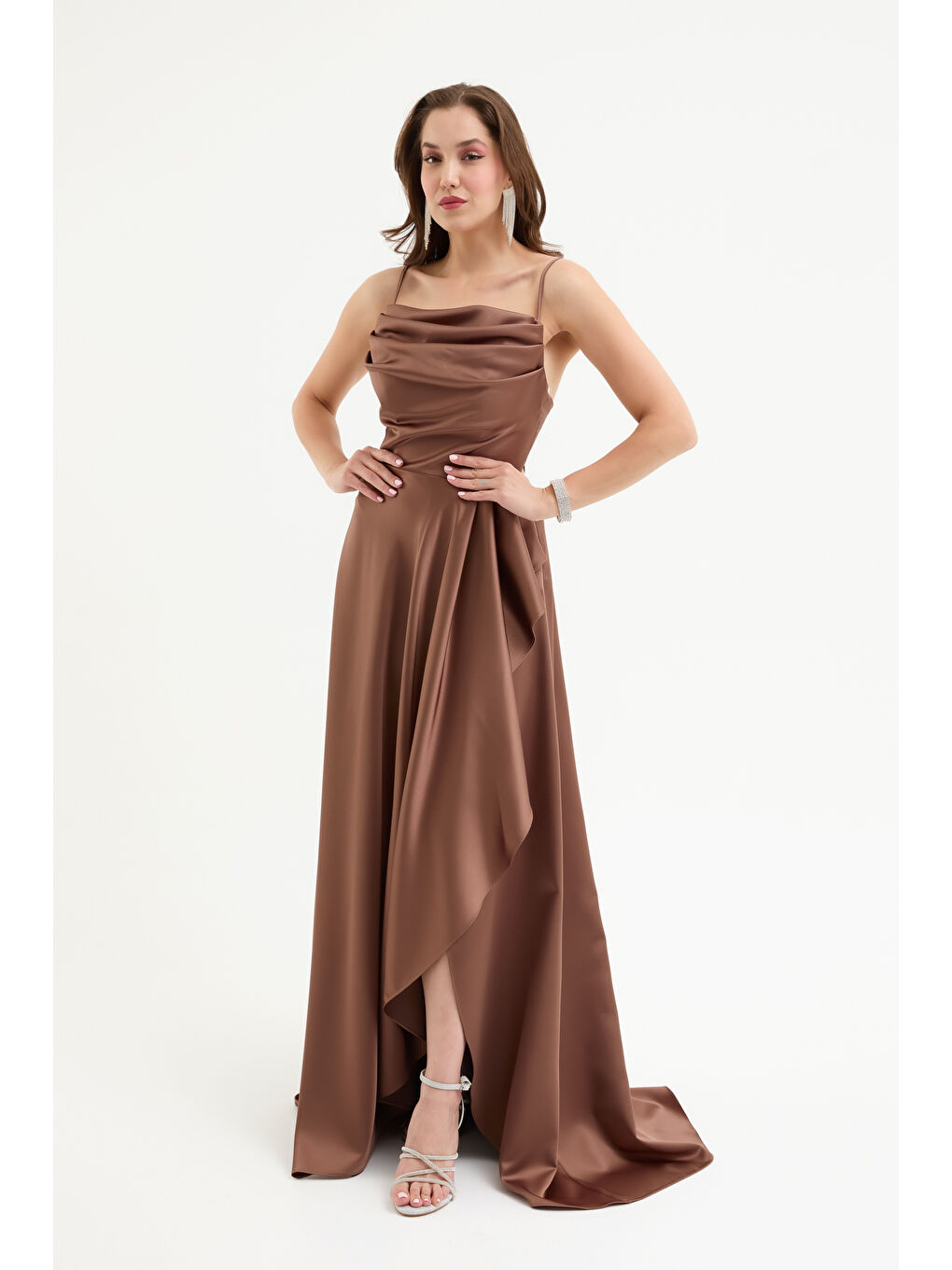 Kadın Kahverengi Volanlı Yırtmaçlı Saten Abiye & Mezuniyet Elbisesi-1
