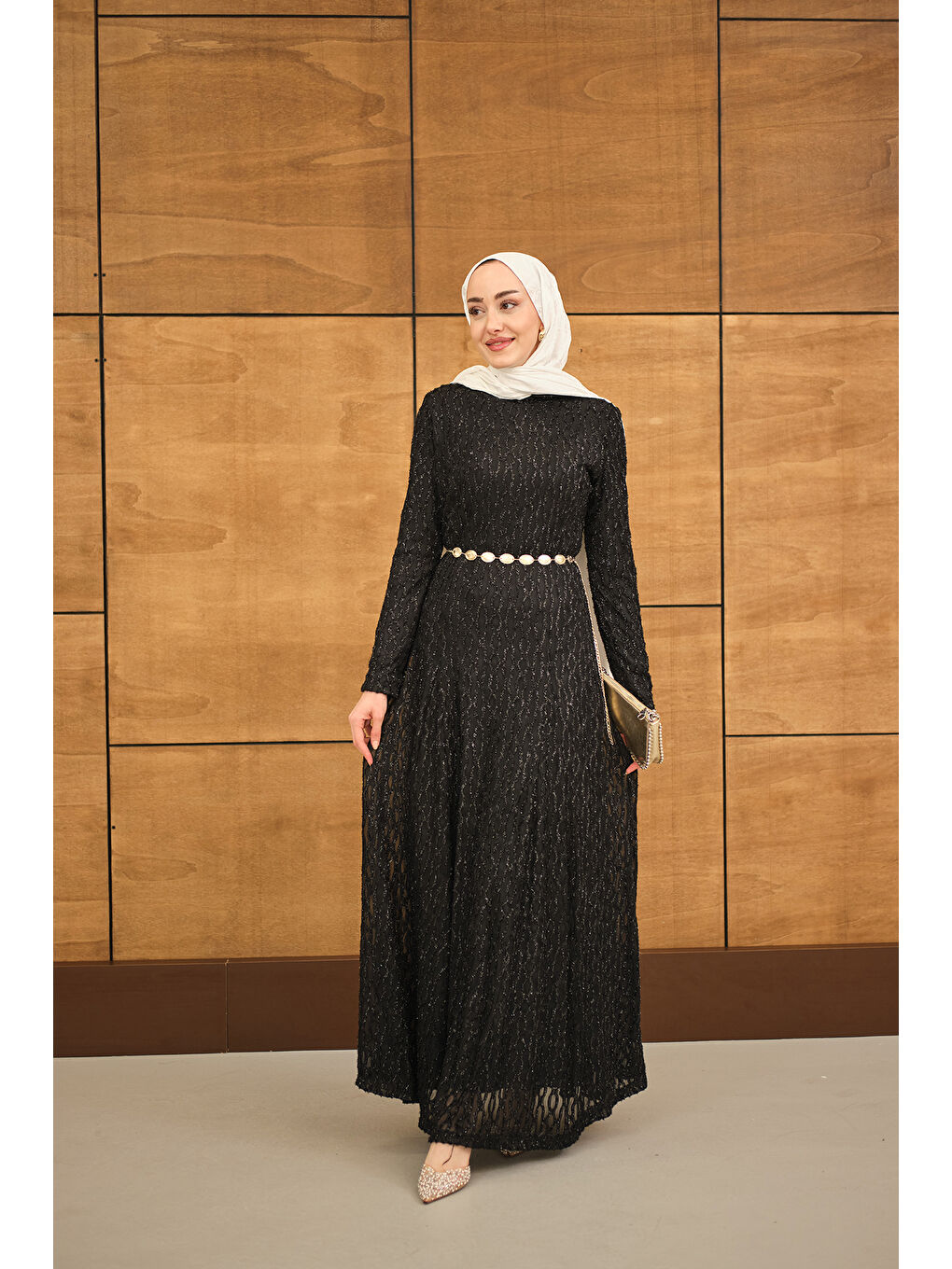 Kadın Sim Detay Kendinden Desenli Gold Kemerli Elbise Siyah-3