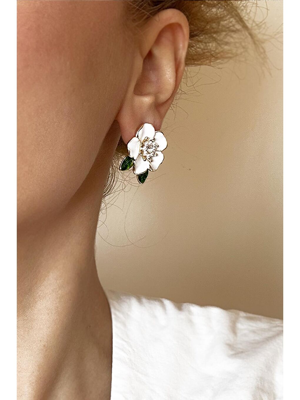 Sarı Mineli Yasemin Çiçekli Çivi Küpe-1