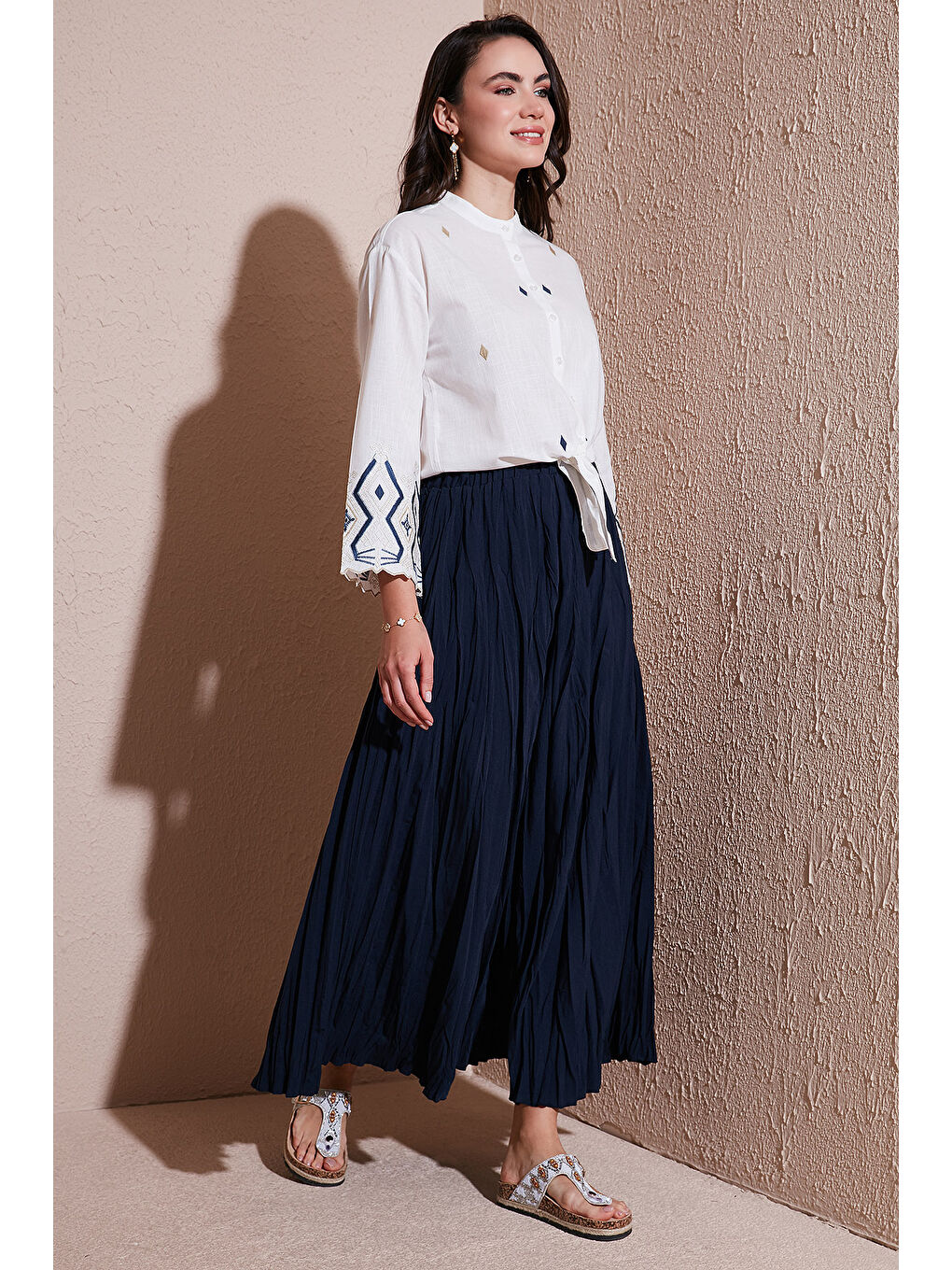 Lacivert Modest Pamuk Karışımlı Regular Fit Kırışık Görünümlü Uzun Kadın Tesettür Etek 6698042-1