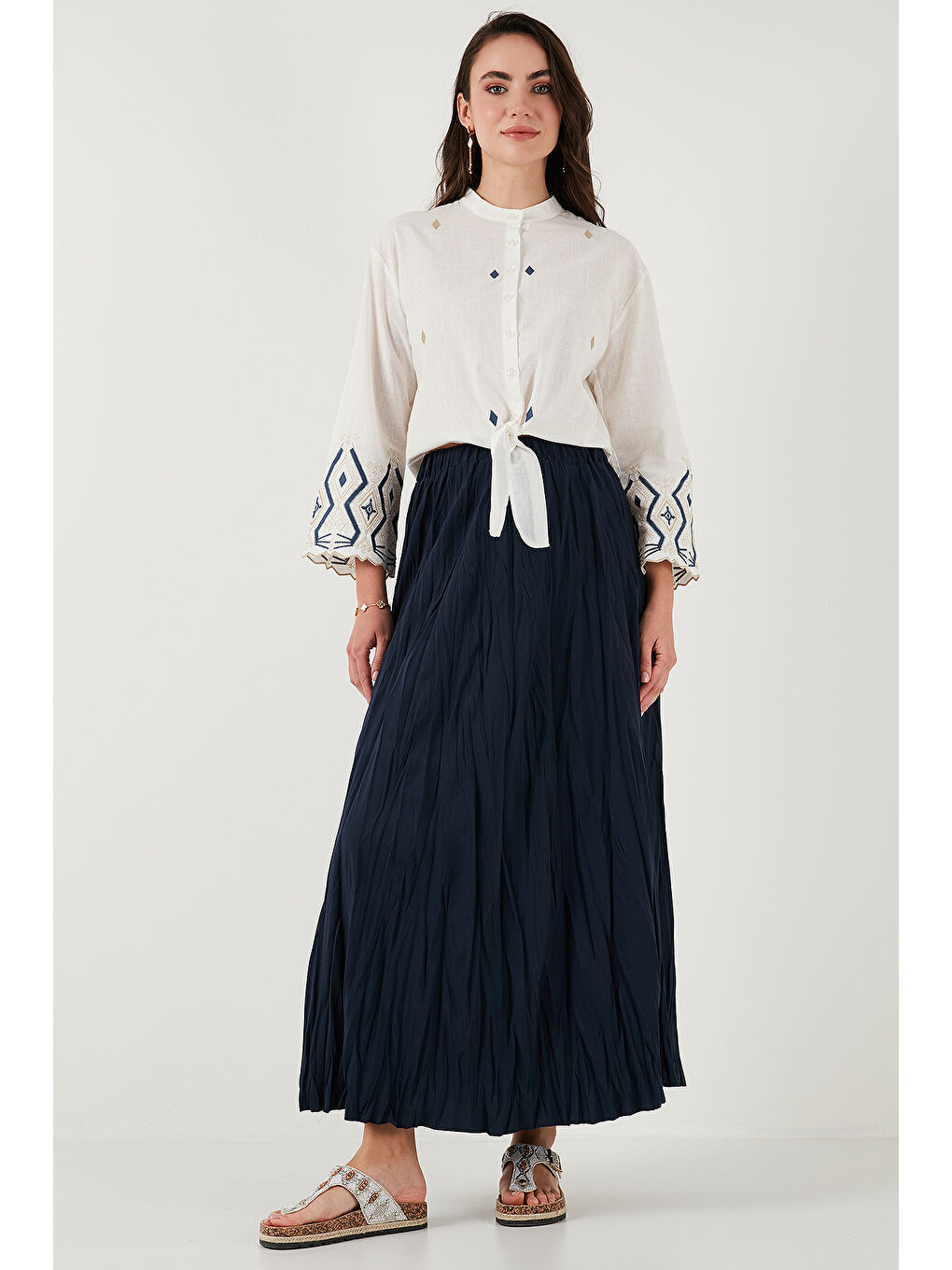 Lacivert Modest Pamuk Karışımlı Regular Fit Kırışık Görünümlü Uzun Kadın Tesettür Etek 6698042-2