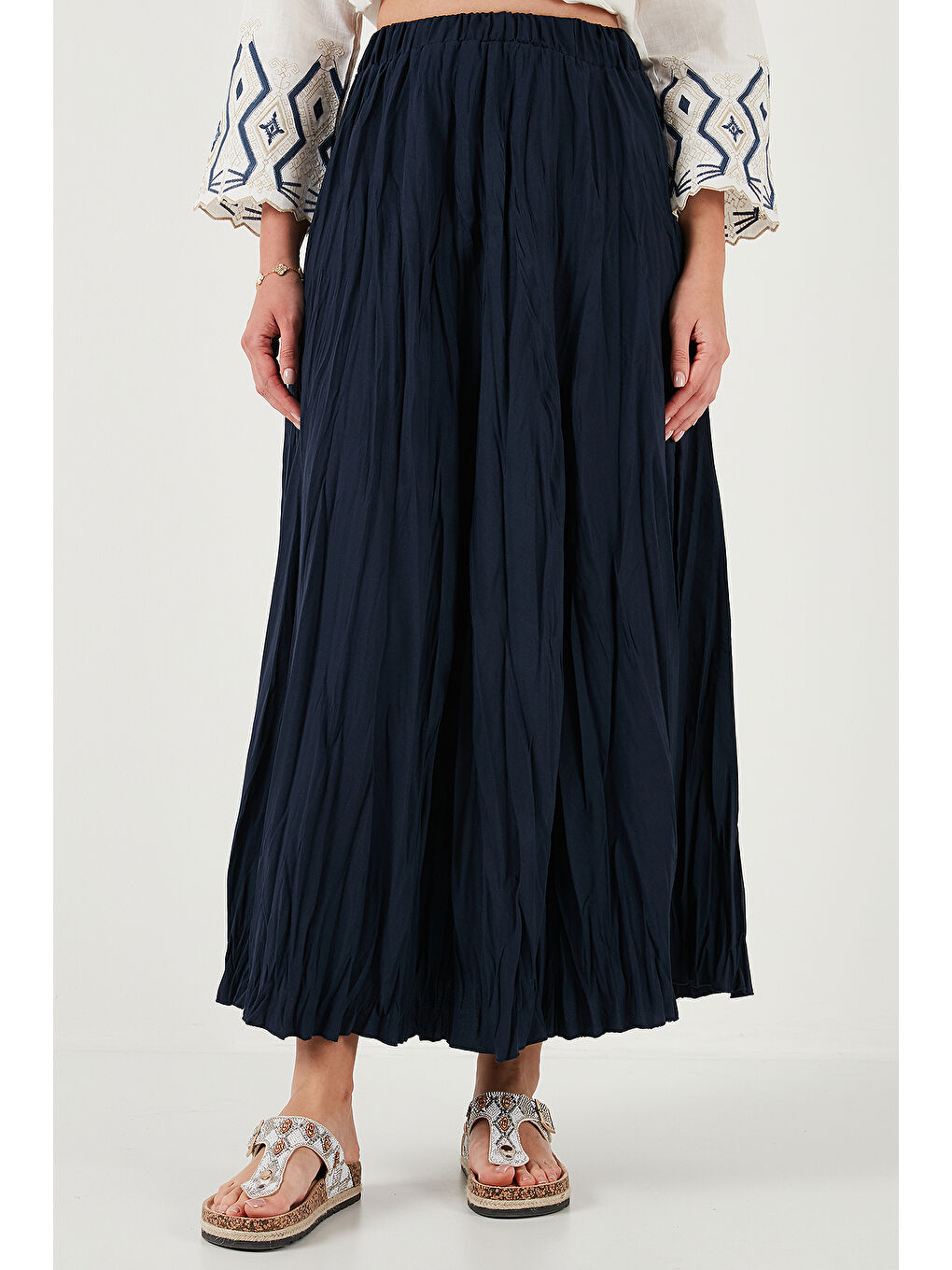 Lacivert Modest Pamuk Karışımlı Regular Fit Kırışık Görünümlü Uzun Kadın Tesettür Etek 6698042-3