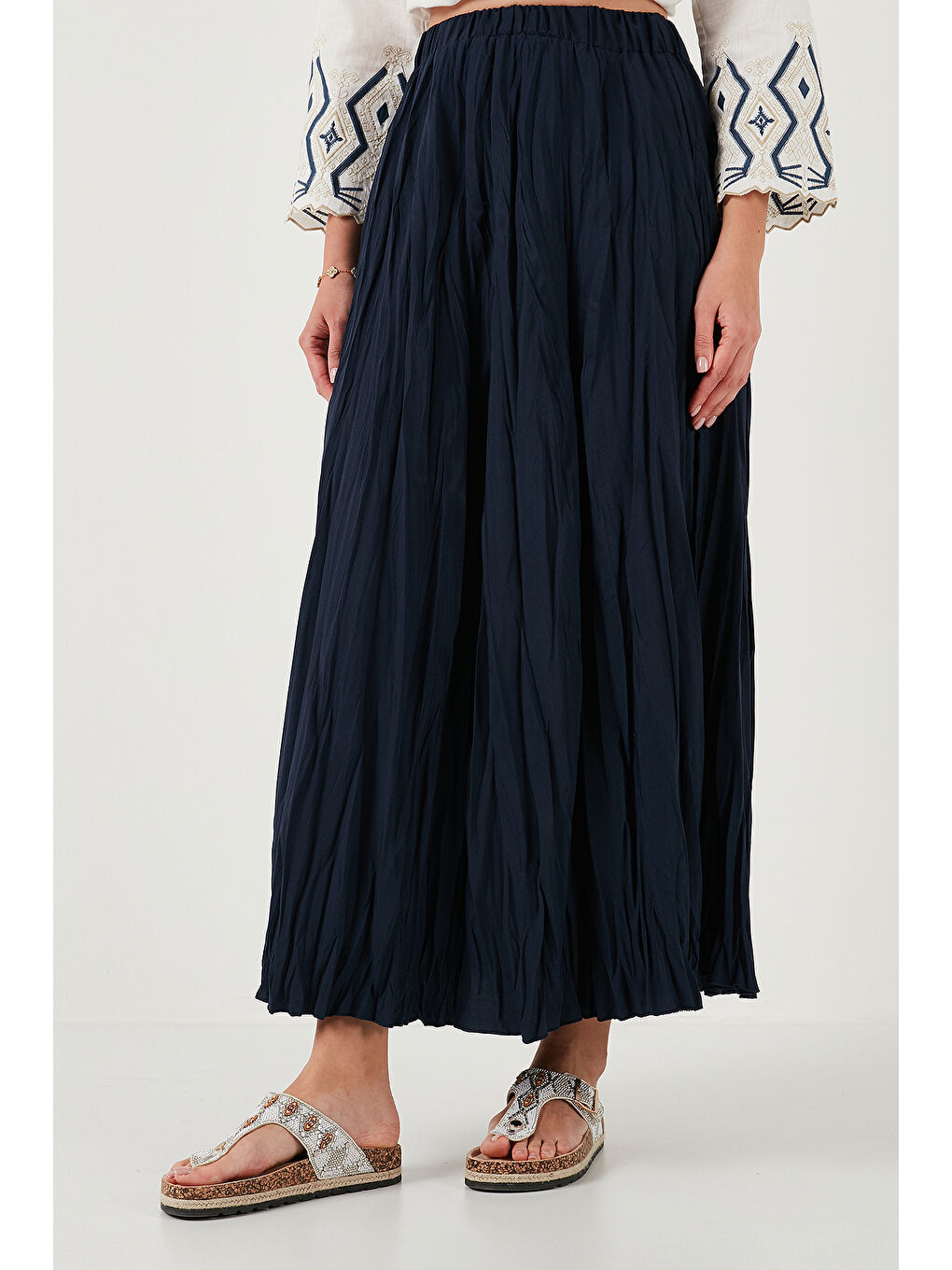 Lacivert Modest Pamuk Karışımlı Regular Fit Kırışık Görünümlü Uzun Kadın Tesettür Etek 6698042-4