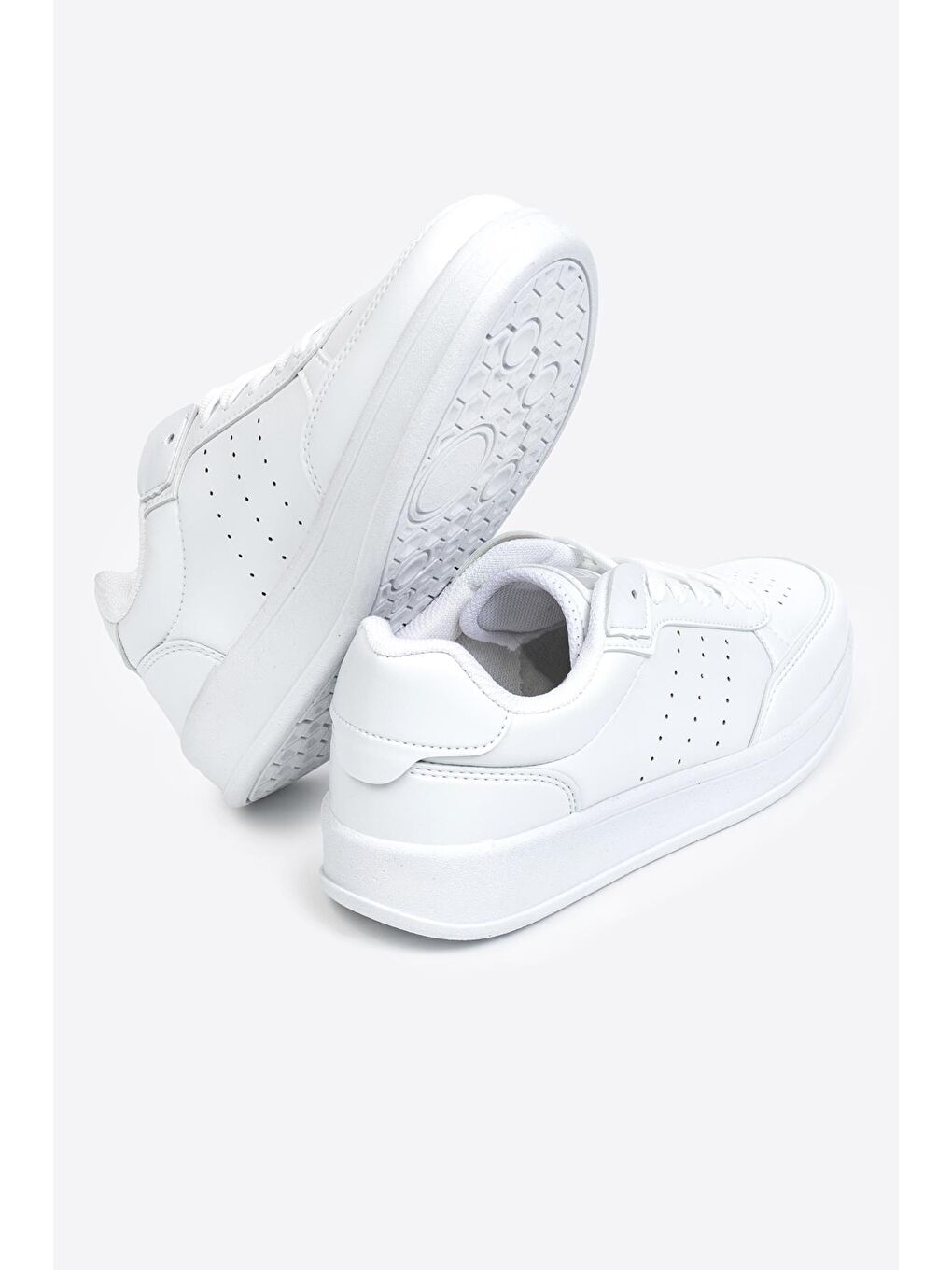 Beyaz Bağcıklı Kadın Günlük Spor Ayakkabı-5