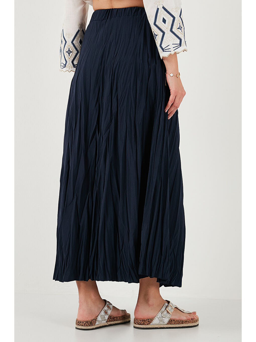 Lacivert Modest Pamuk Karışımlı Regular Fit Kırışık Görünümlü Uzun Kadın Tesettür Etek 6698042-6