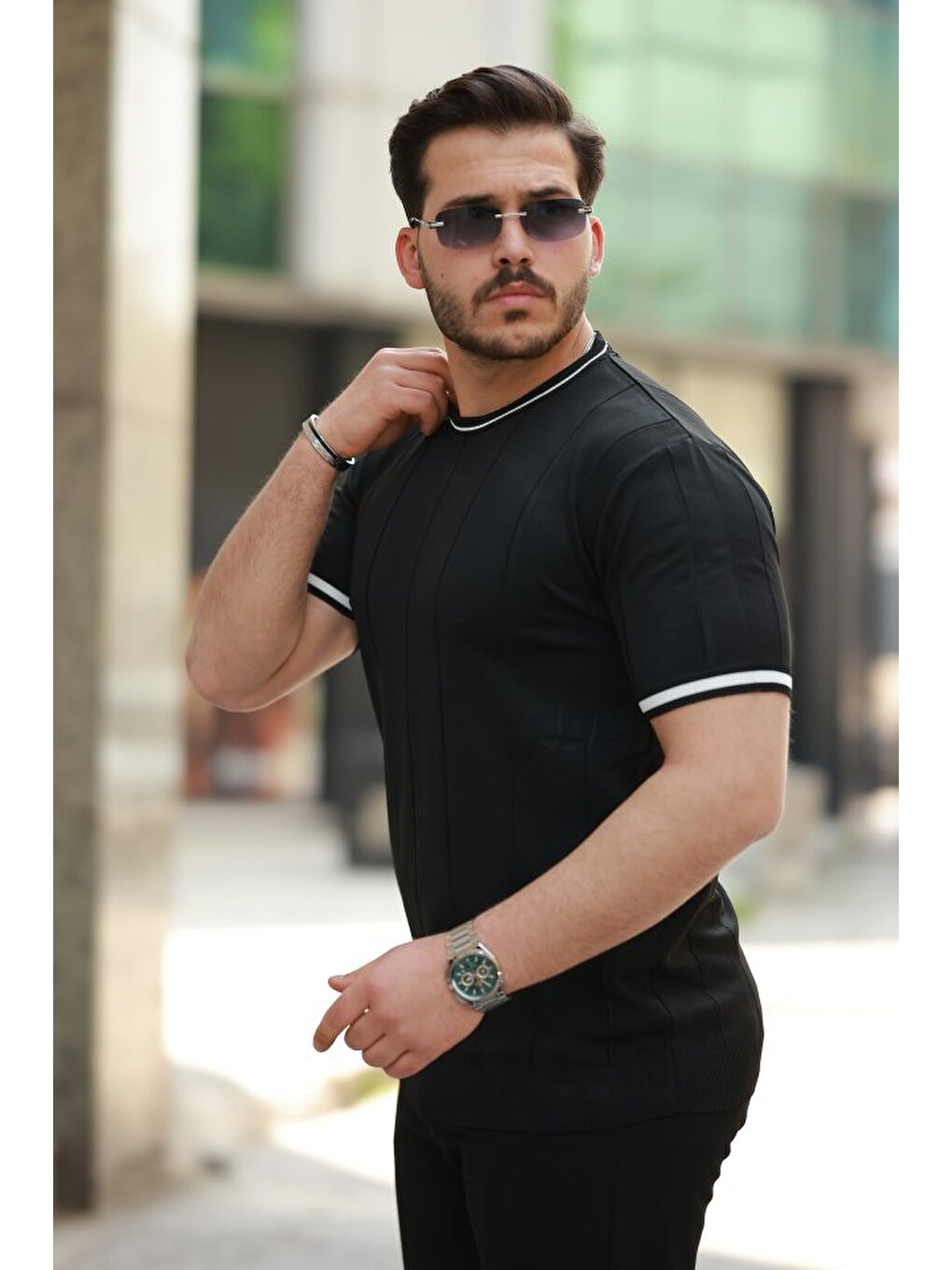 Siyah Erkek Bisiklet Yaka Çizgi Desenli Ribanalı Kısa Kollu Tshirt-1