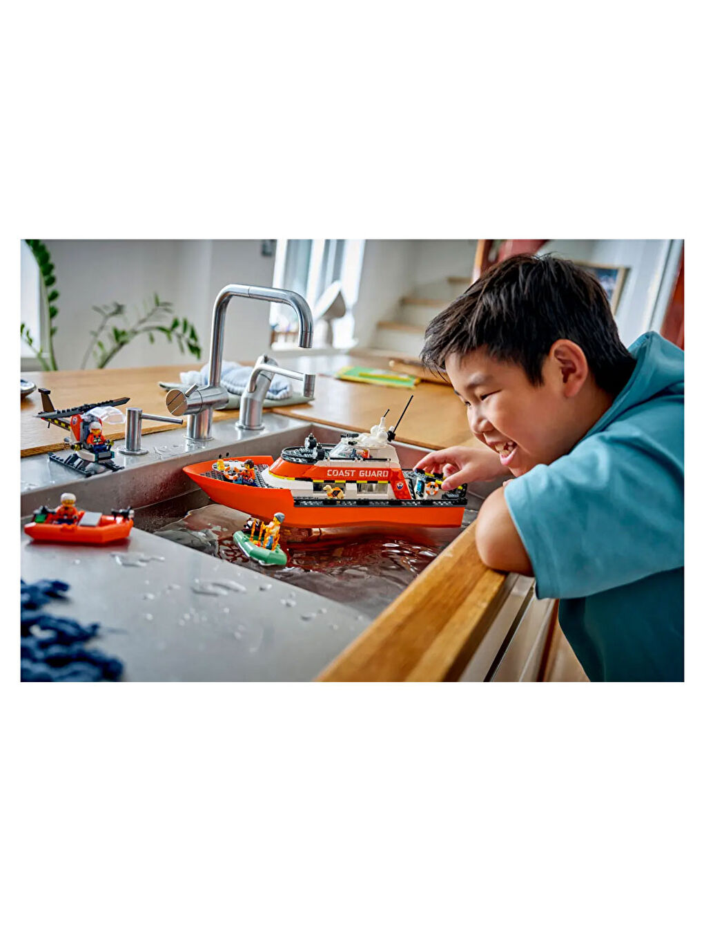 City Sahil Güvenlik Kurtarma Botu ve Helikopteri 60504-8