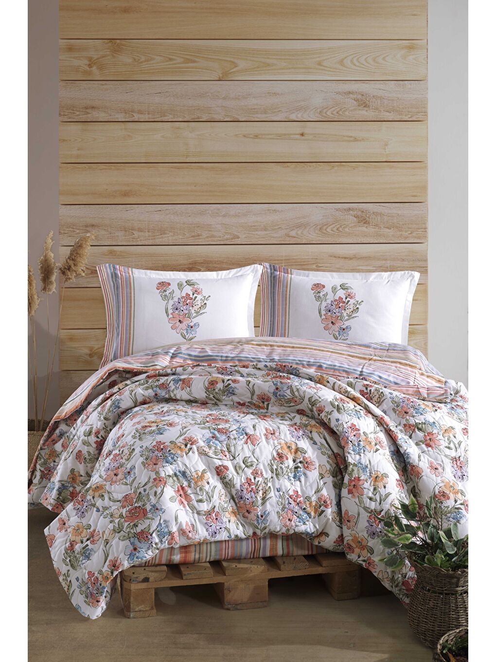 Pembe %100 Pamuk Çift Kişilik Dört Mevsim Set Zemi