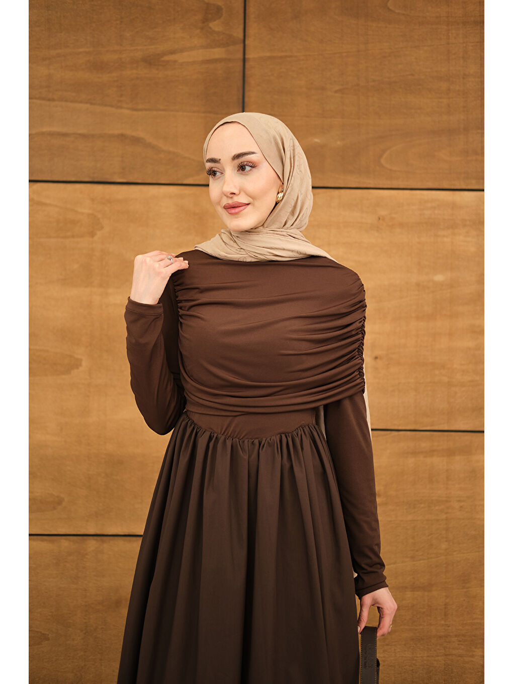 Kadın Büzgü Detaylı Sandy Poplin Elbise Kahverengi-1